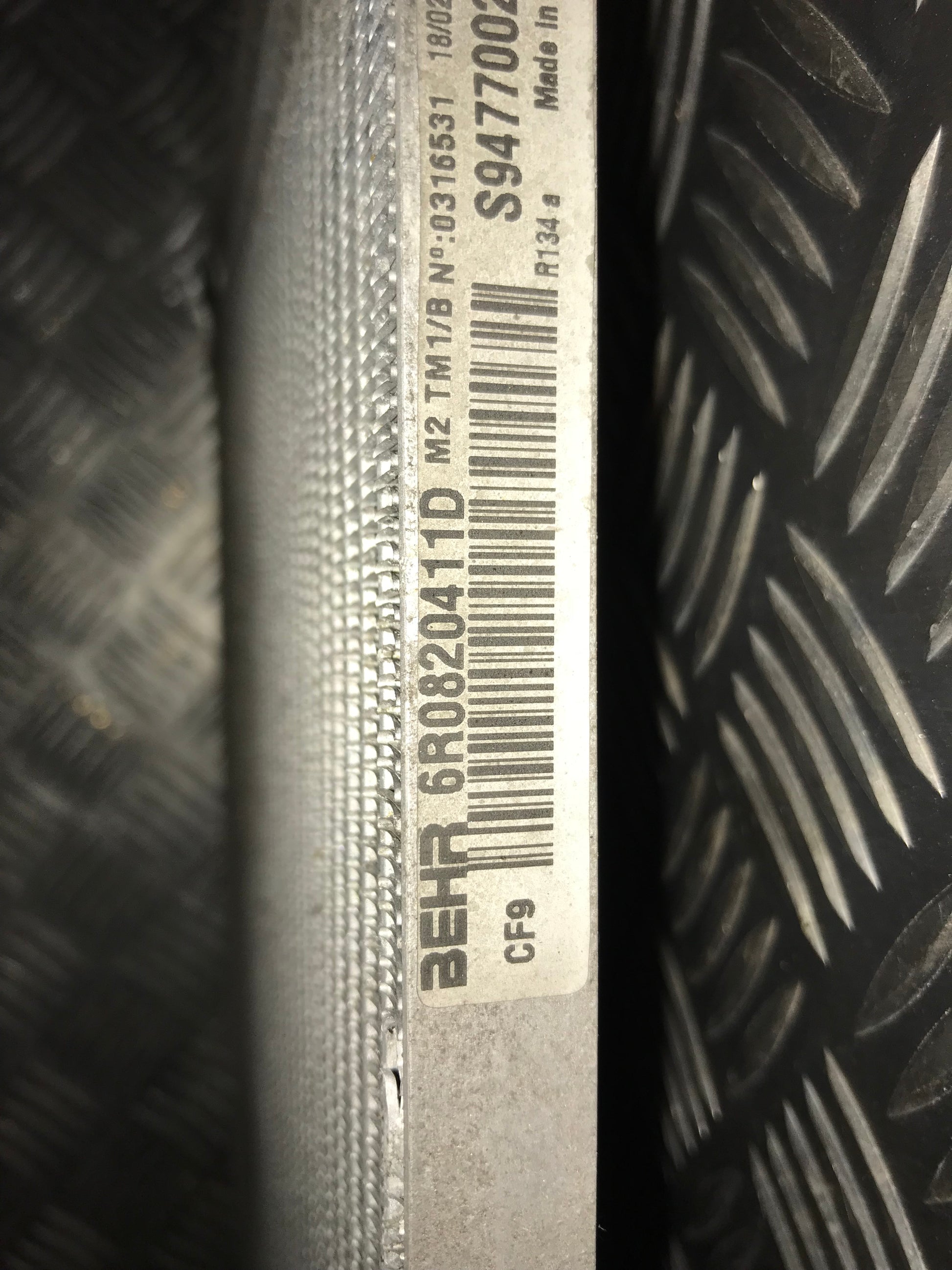 VW Golf 5 1K Køler Aircond Med OEM Nr. 6R0820411D Fra VW Ophugger