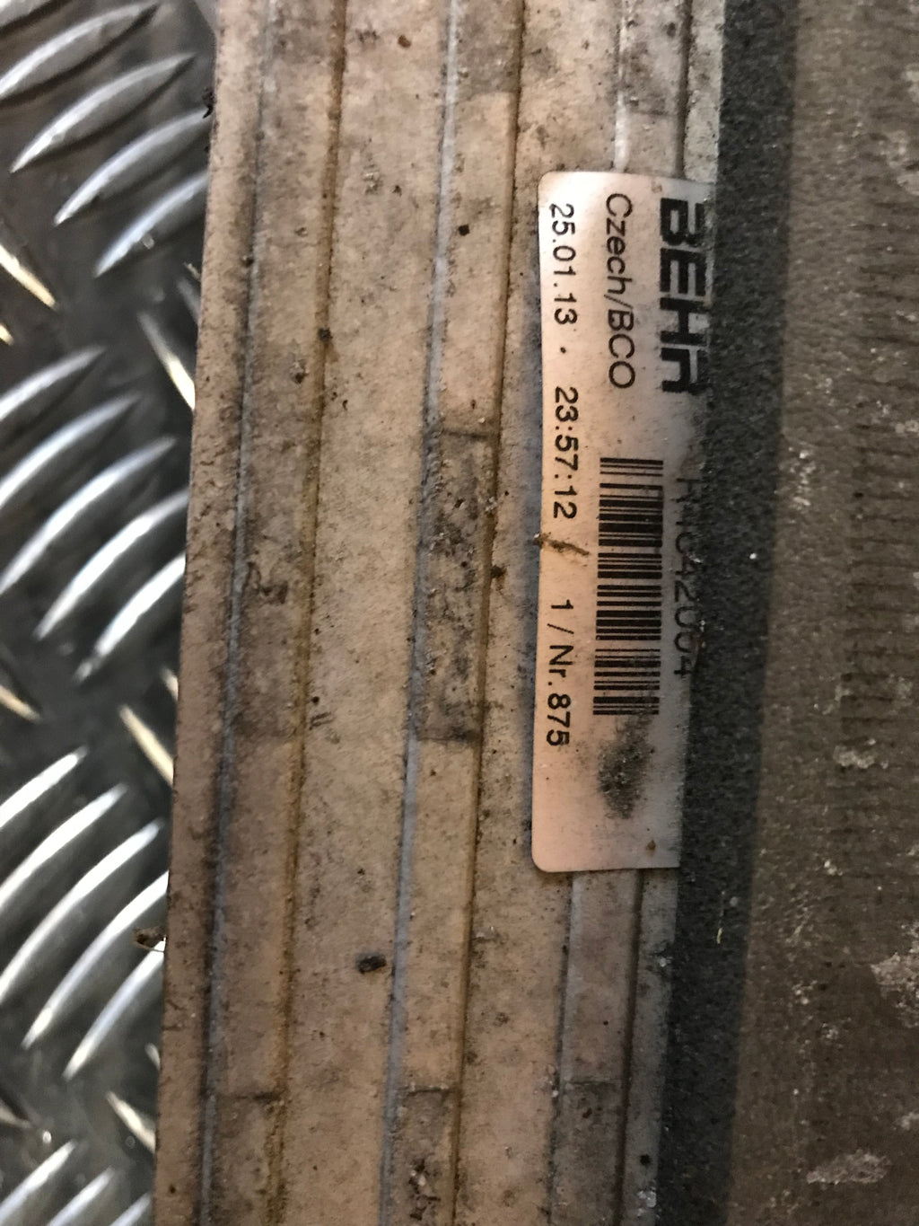 VW Golf 5 1K Køler Intercooler Med OEM Nr. 1K0145803Q Fra VW Ophugger