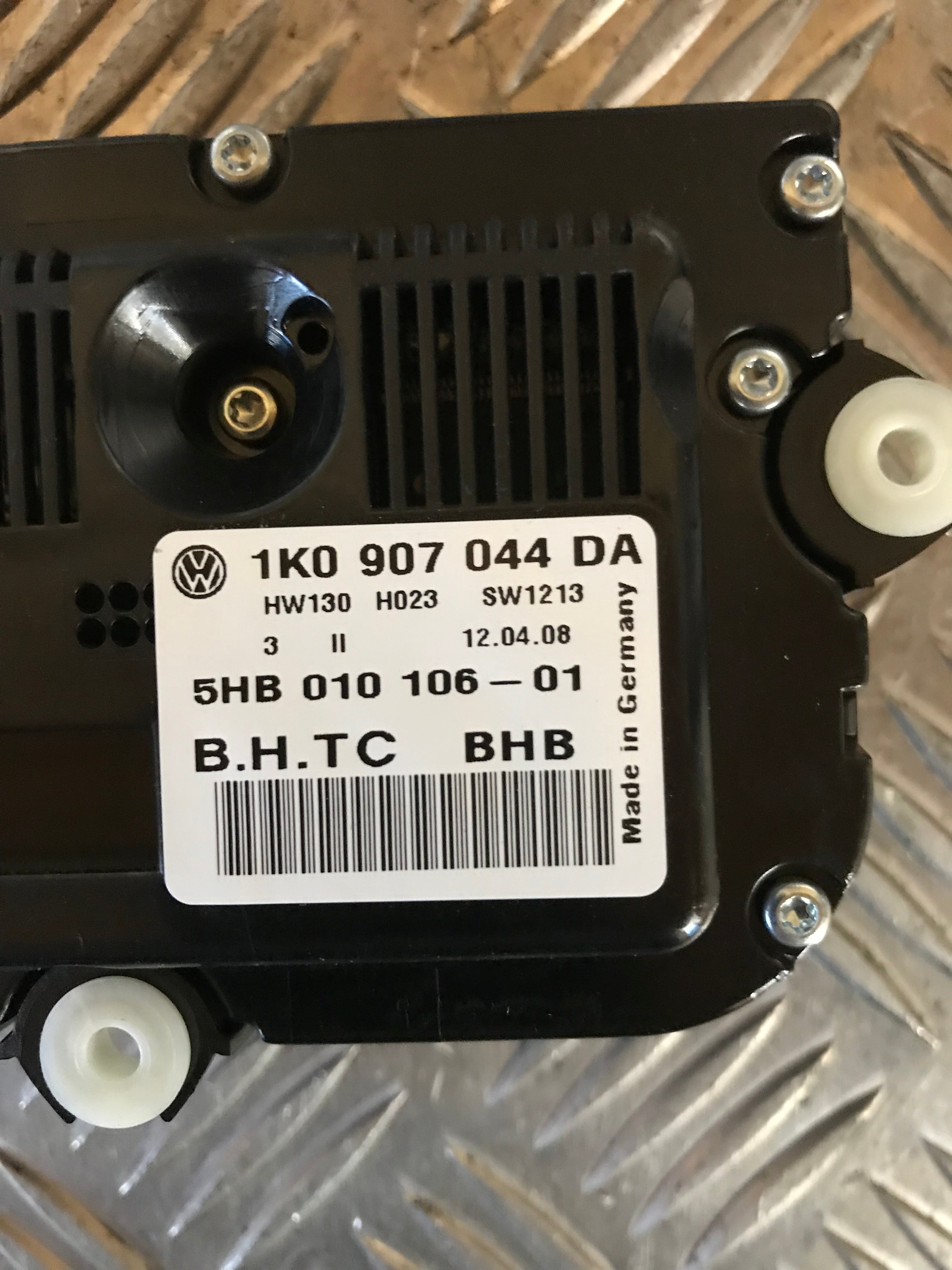VW Golf 5 1K Varmeregulering Med OEM Nr. 1K0907044DA Fra VW Ophugger