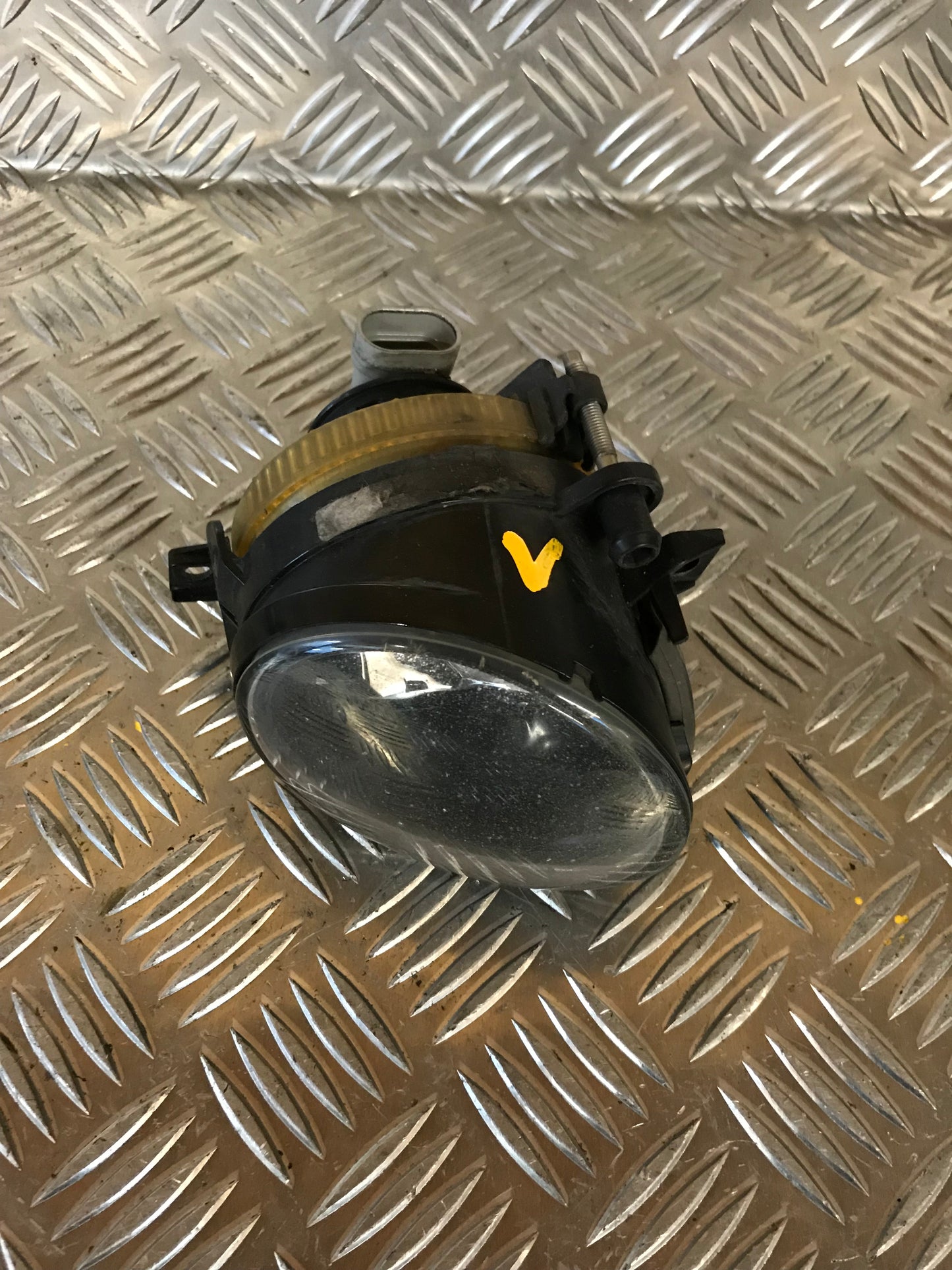 VW Golf 5 1K Tågelygte For Med OEM Nr. 1K0941699D Fra VW Ophugger