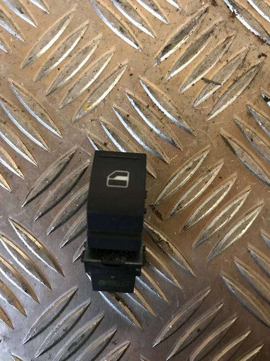 VW Golf 5 1K Kontakt Rudehejs Med OEM Nr. 7L6959855B Fra VW Ophugger