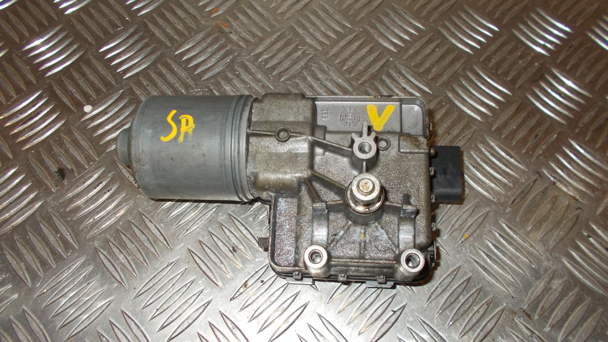 VW Touran 1T GP Viskermotor Med OEM Nr. 1T0955119B Fra VW Ophugger