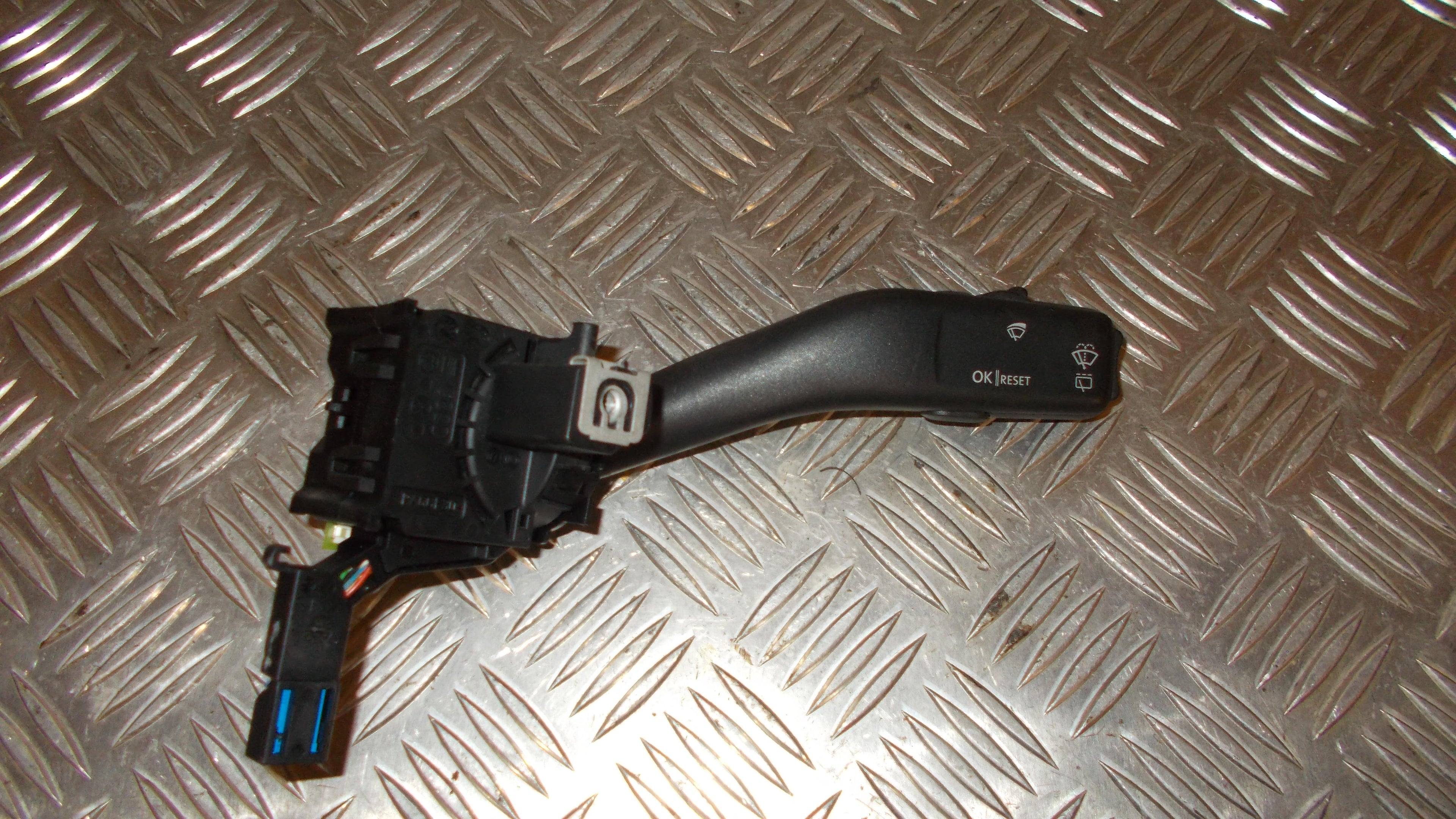 VW Touran 1T/Gp Kontakt Visker Med OEM Nr. Ophugger Fra VW Ophugger