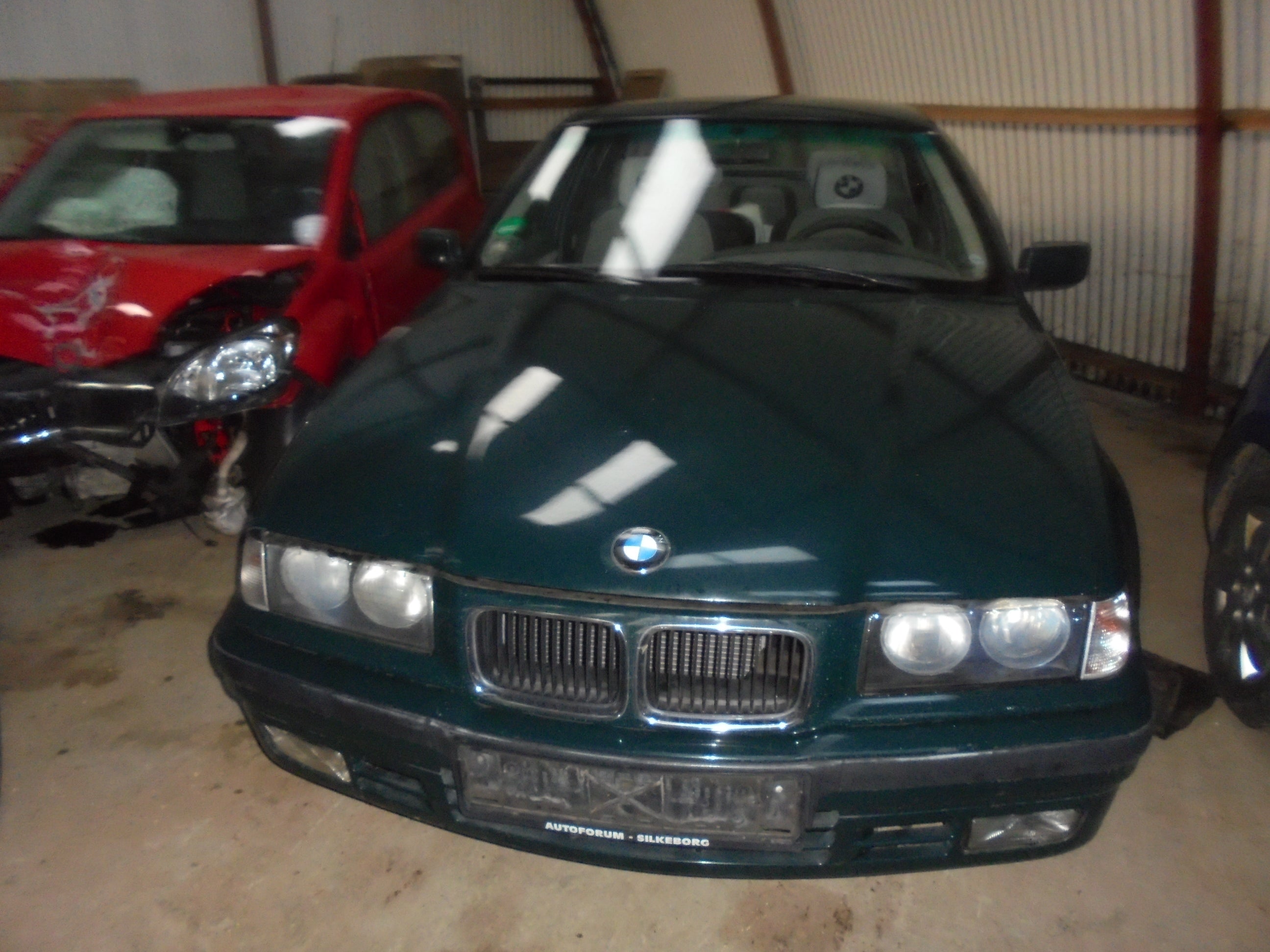 BMW 3-Serie E36 Pluk-Selv-Bil Med OEM Nr. Ophugger Fra BMW Ophugger