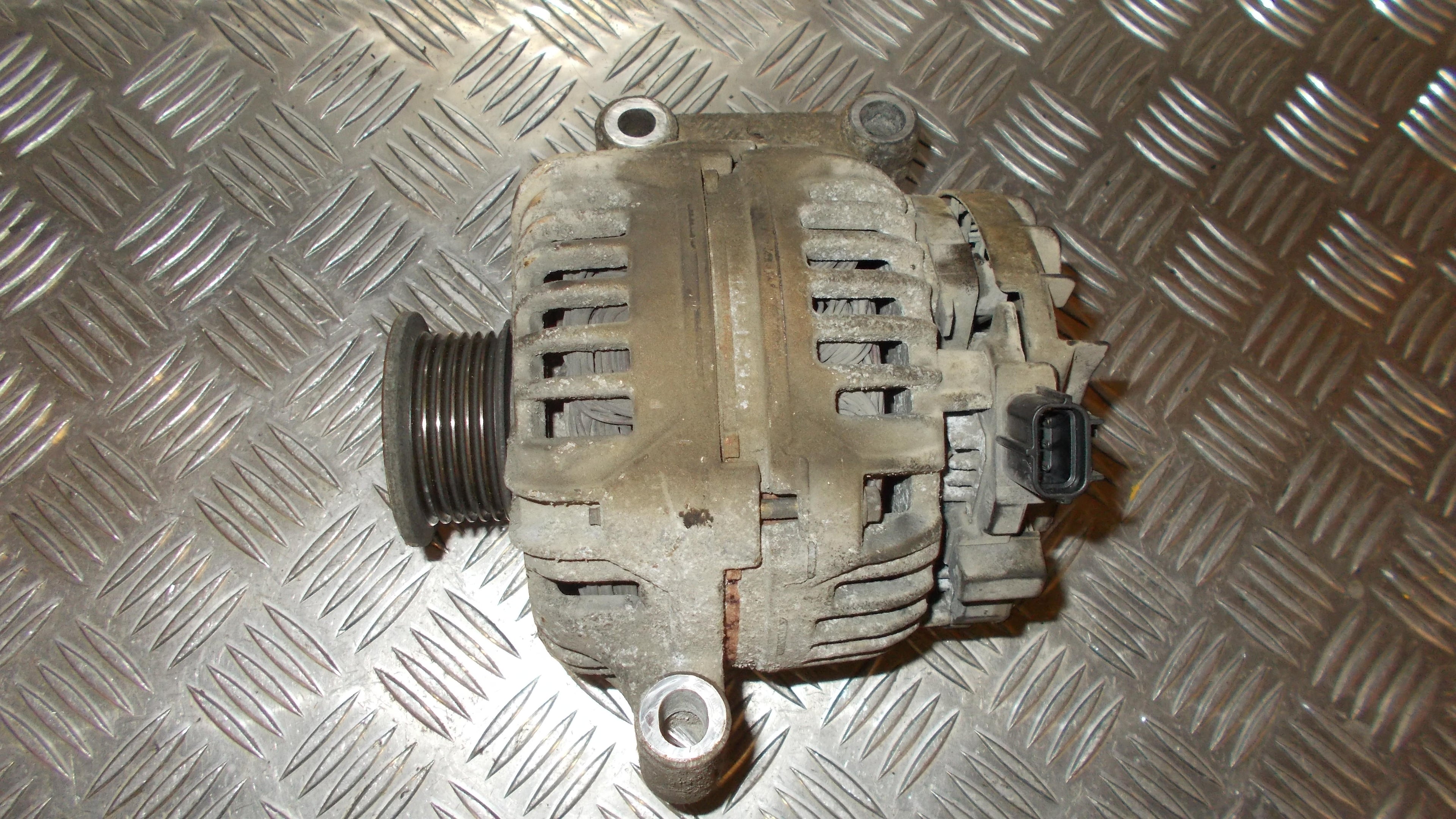 Ford Transit Forhj. Generator Med OEM Nr. 0124415030 Fra Ford Ophugger