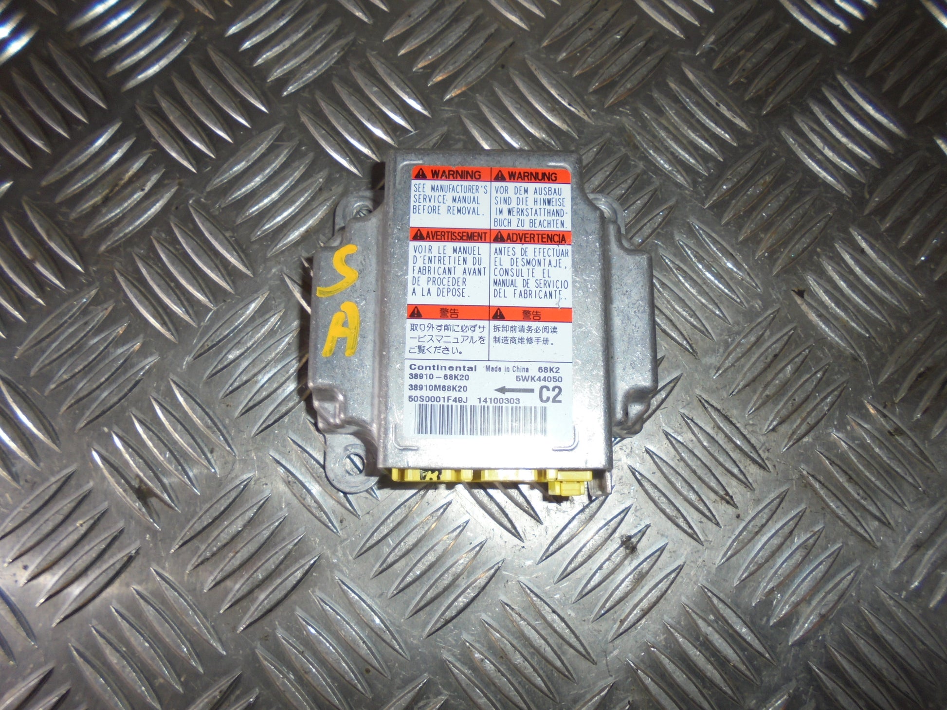 Suzuki Alto Airbag Elboks Med OEM Nr. 3891068K20 Fra Suzuki Ophugger