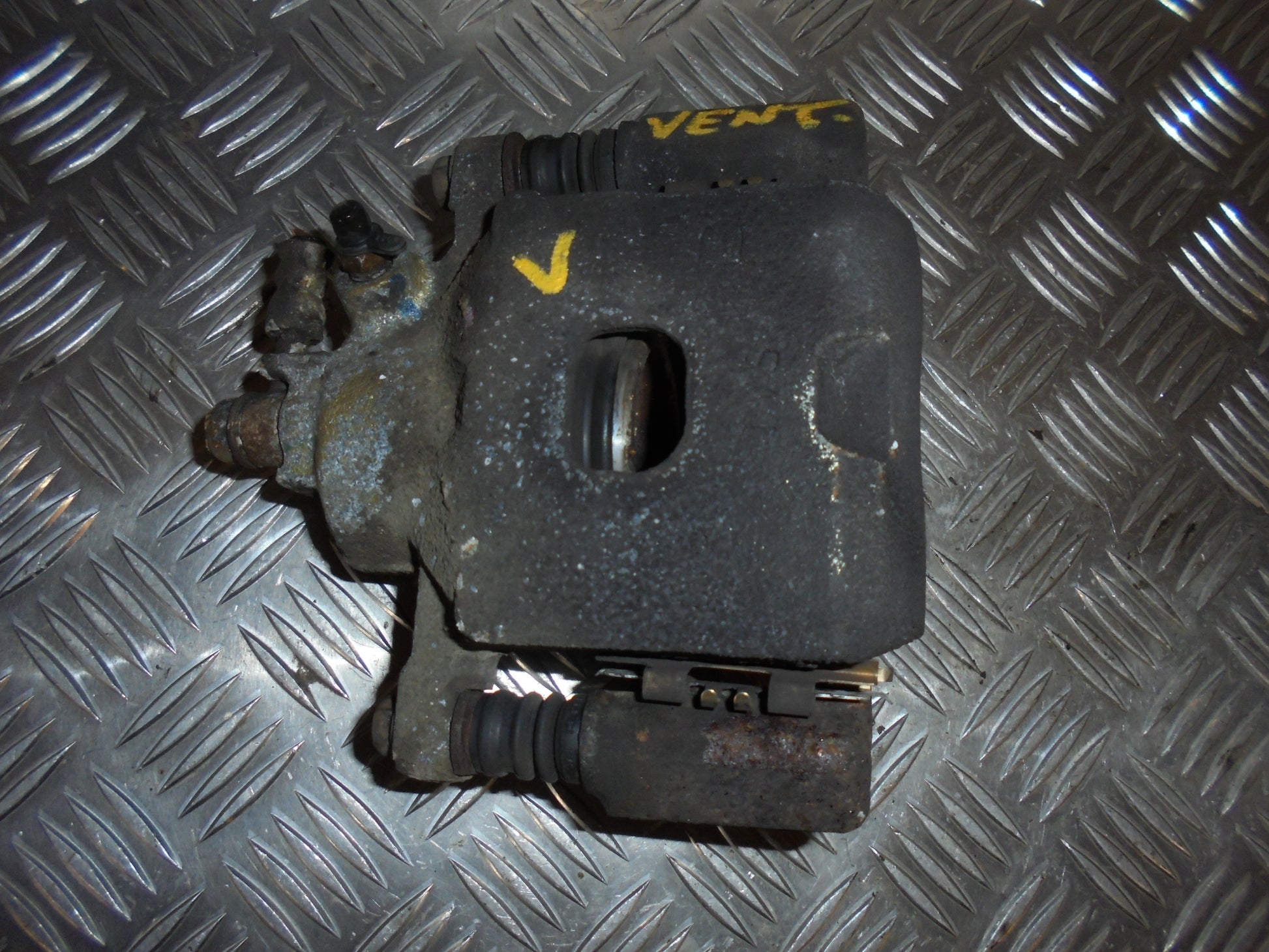 Suzuki Alto Bremsekaliber VF Med OEM Nr. Ophugger Fra Suzuki Ophugger