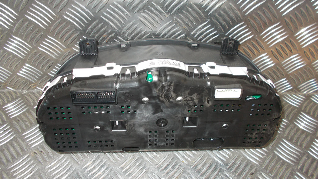 Hyundai I30 Km Speedometer - Instrument Med OEM Nr. 940032L520 Fra Hyundai Ophugger