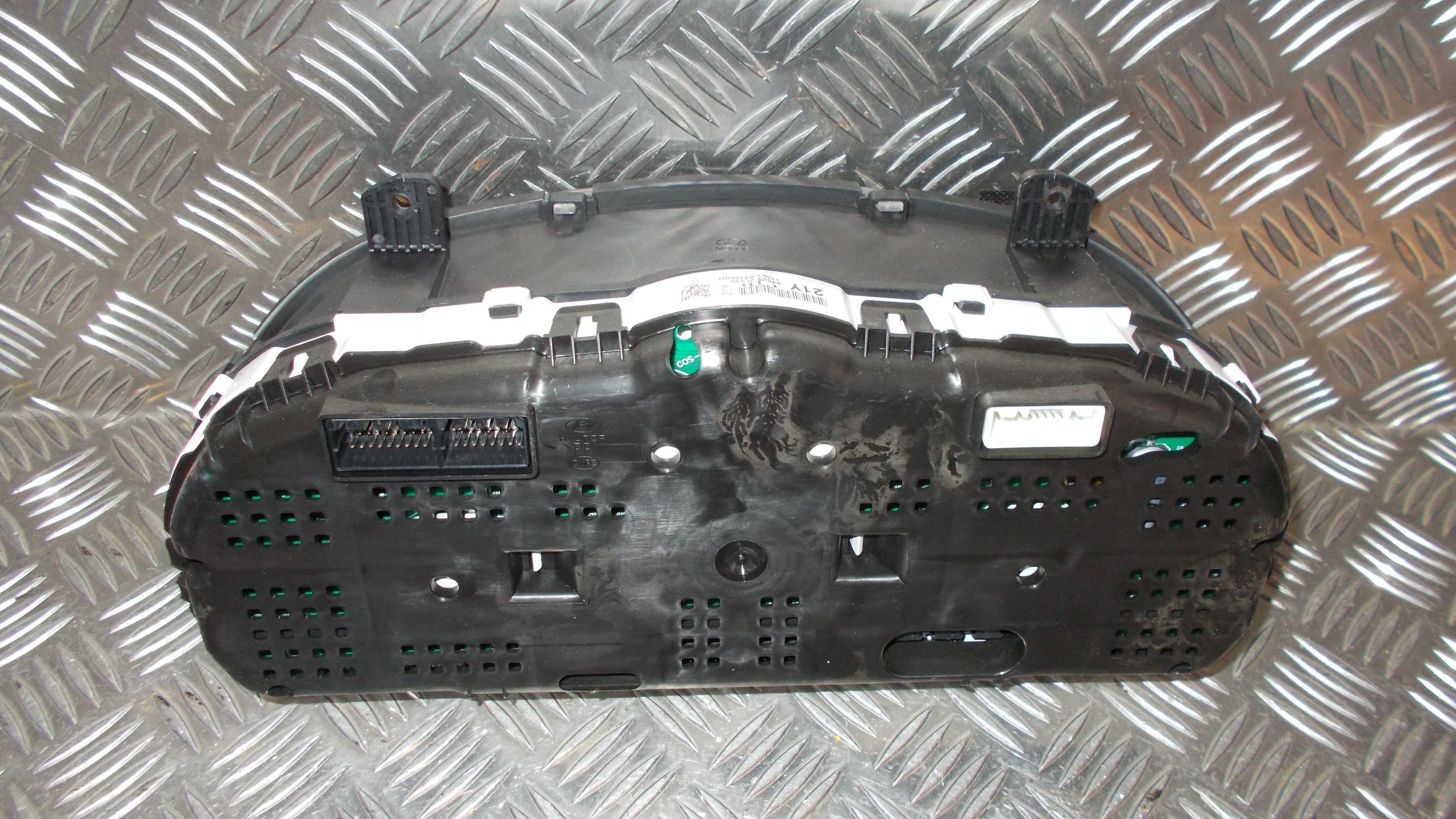 Hyundai I30 Km Speedometer - Instrument Med OEM Nr. 940032L520 Fra Hyundai Ophugger