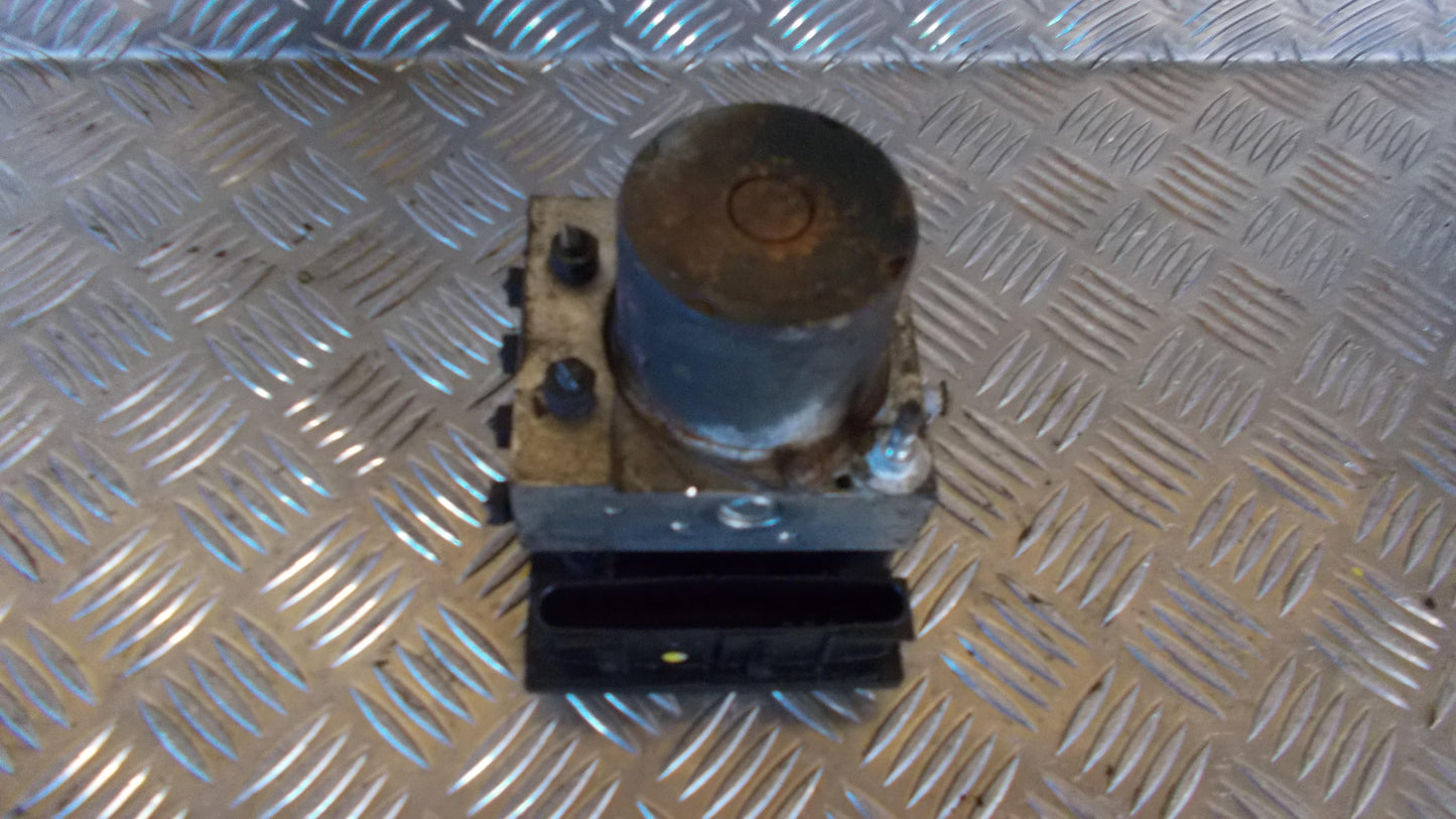 Hyundai I30 Km ABS Pumpe Med OEM Nr. 589202L500 Fra Hyundai Ophugger