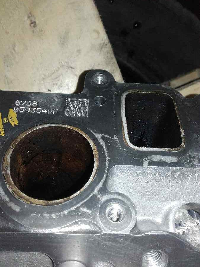 Audi A6 4G Topstykke Med OEM Nr. 059354DF Fra Audi Ophugger