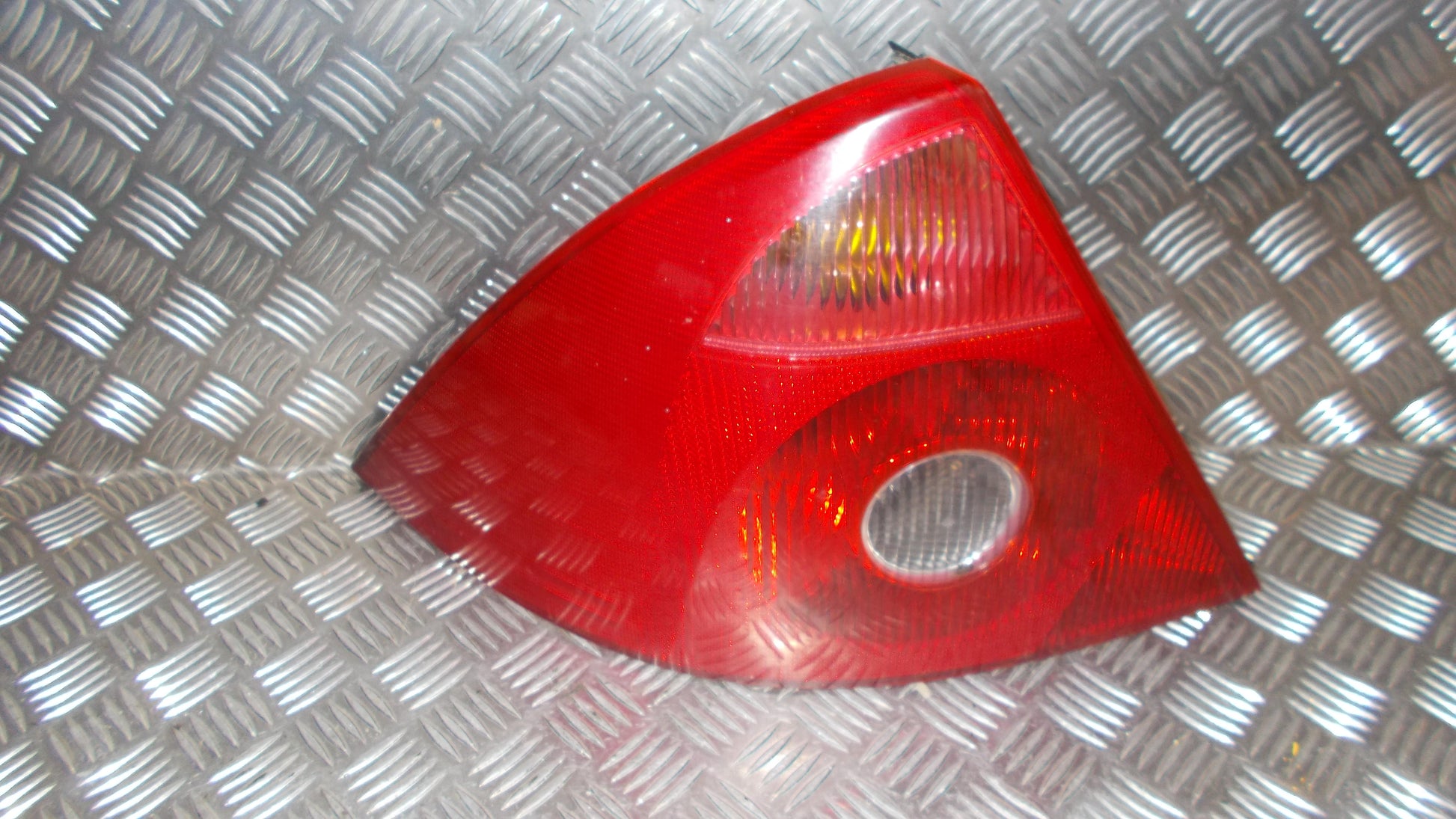 Ford Mondeo 3 Baglygte Med OEM Nr. 1371861 Fra Ford Ophugger