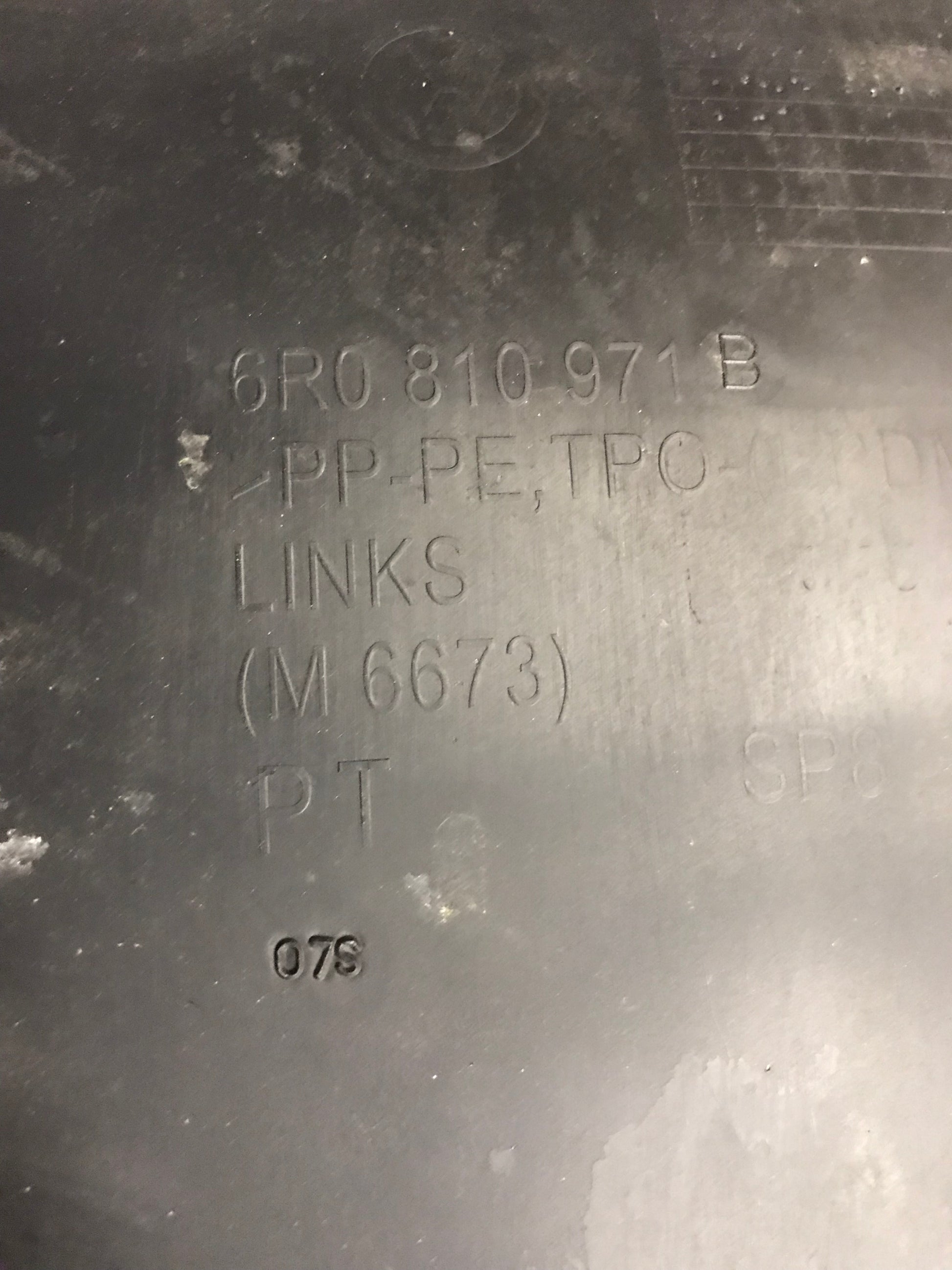 VW Polo 6R Inderskærm Med OEM Nr. 6R0810971B Fra VW Ophugger