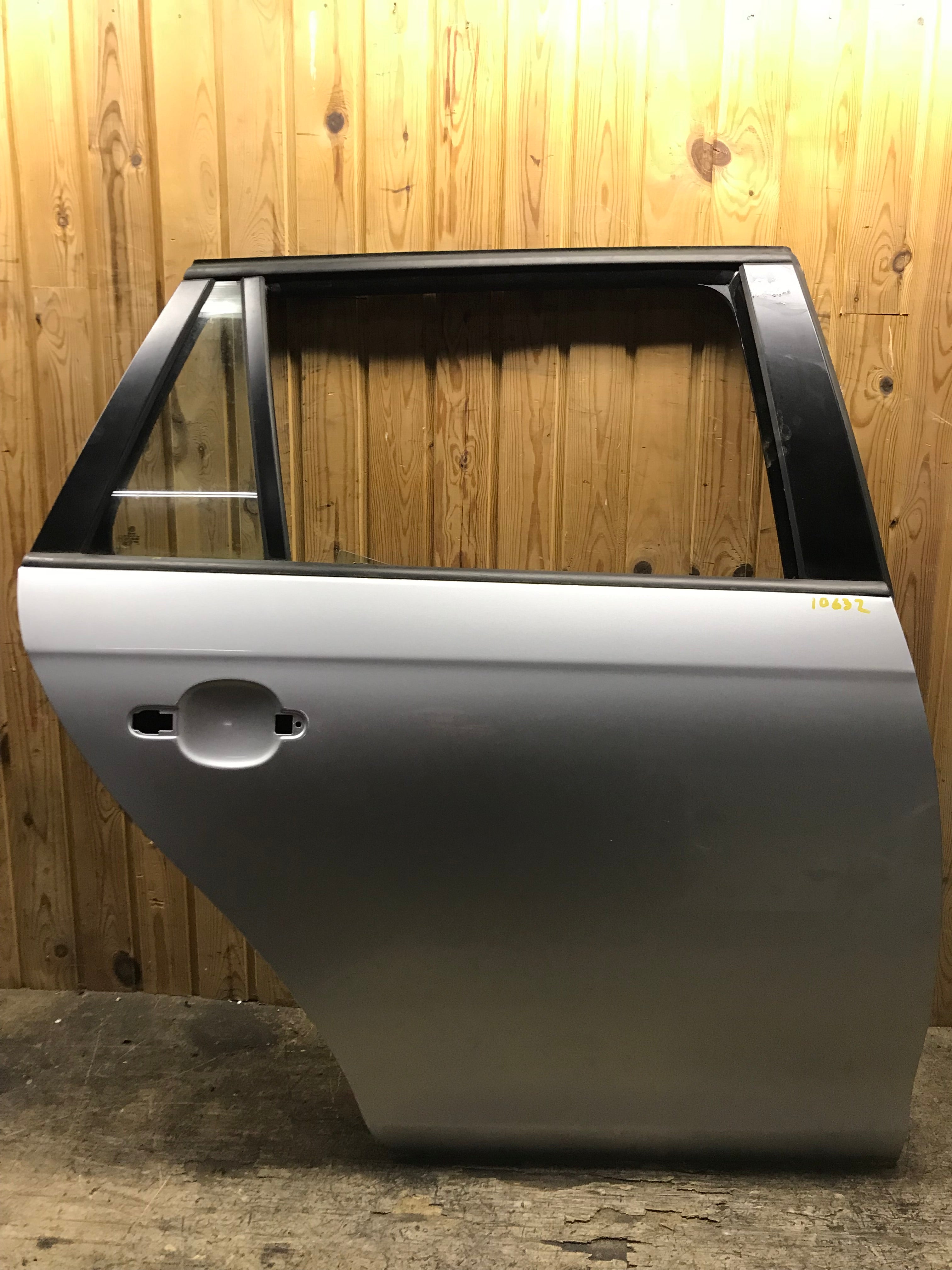 VW Golf 5 1K Bagdør H Med OEM Nr. 1K9833056B Fra VW Ophugger