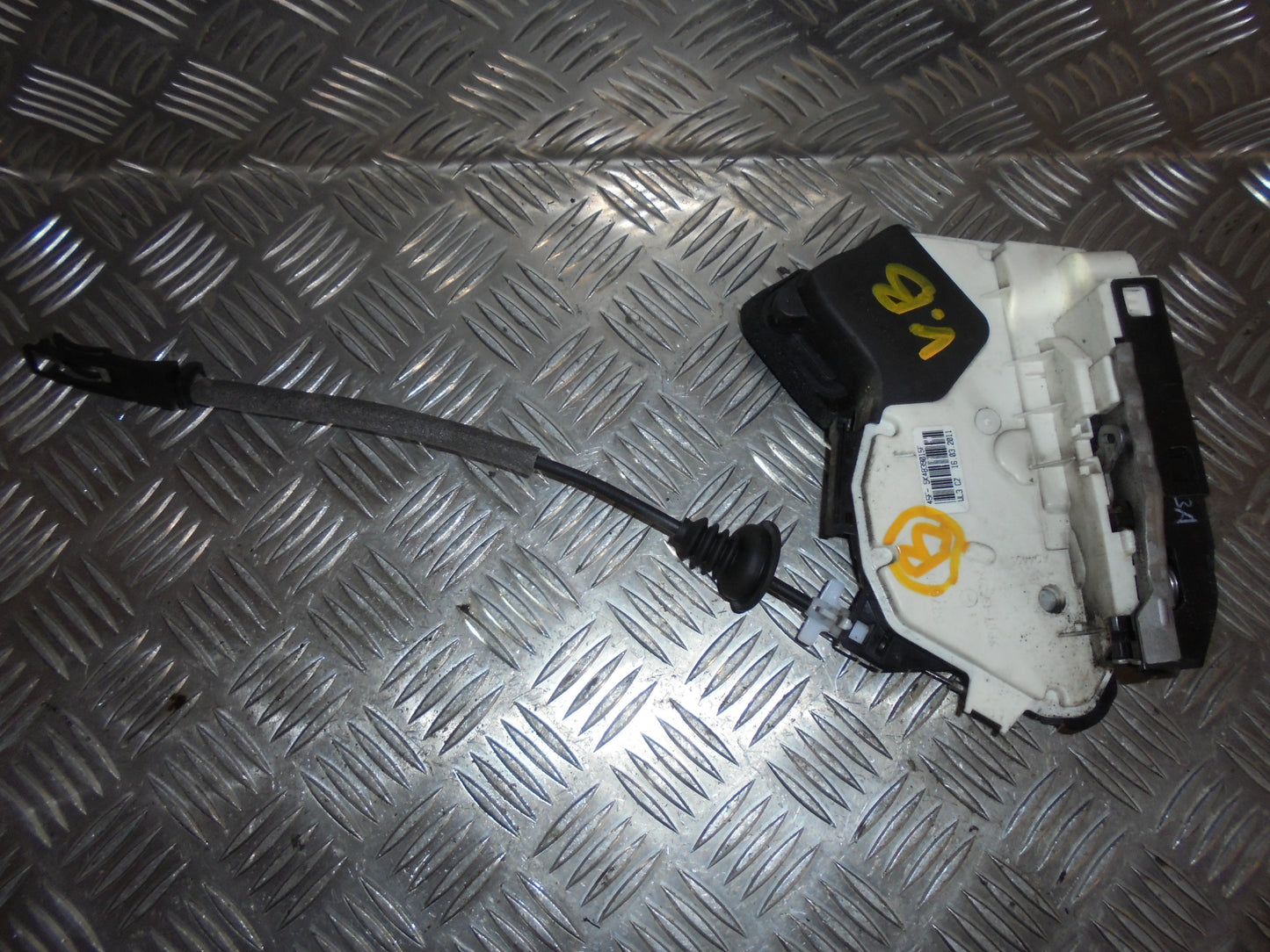 VW Polo 6R Dørlås Med OEM Nr. 5K4839015F Fra VW Ophugger