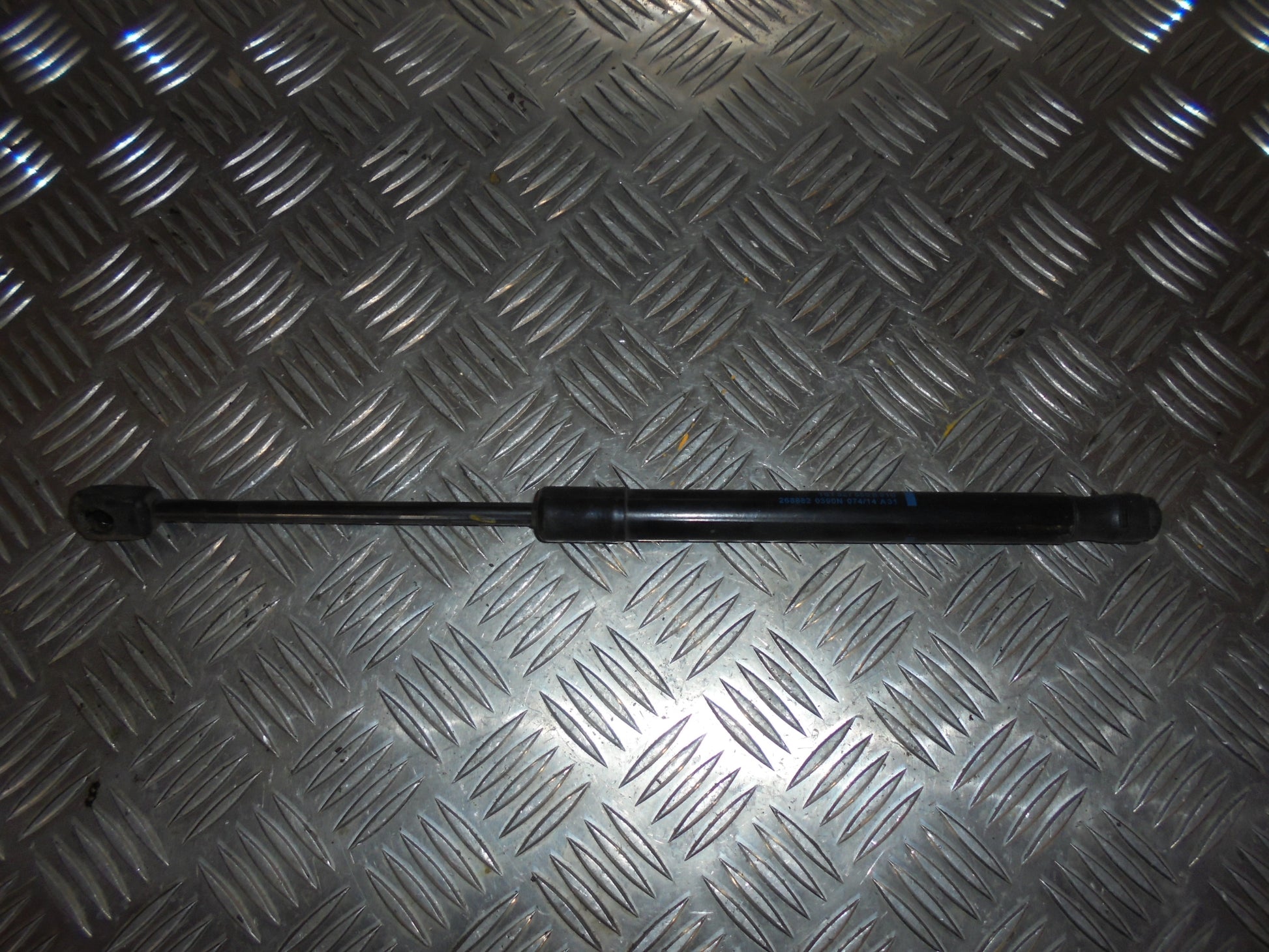 Skoda Citigo Bagklapsdæmper Med OEM Nr. 1ST827550B Fra Skoda Ophugger