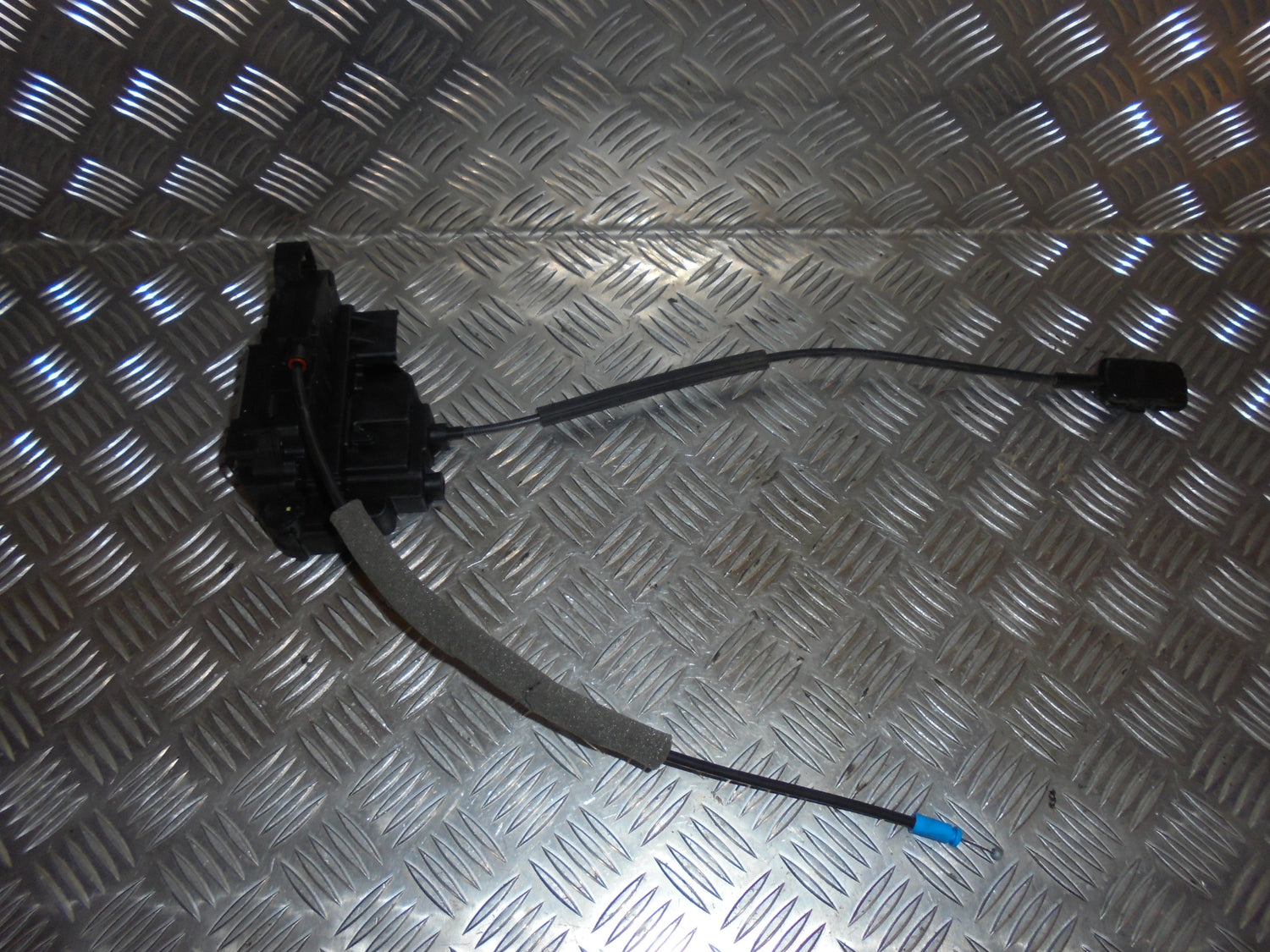 Renault Kangoo 2 Dørlås Med OEM Nr. 96110AV Fra Renault Ophugger