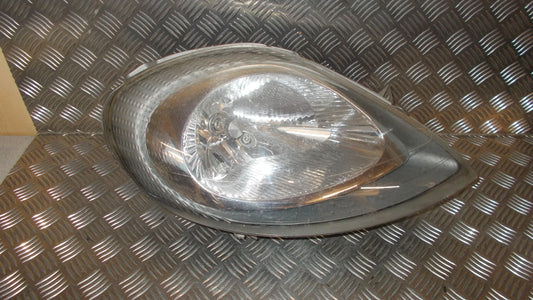 Opel Vivaro 1 Forlygte Med OEM Nr. 7700311372VALEO Fra Opel Ophugger