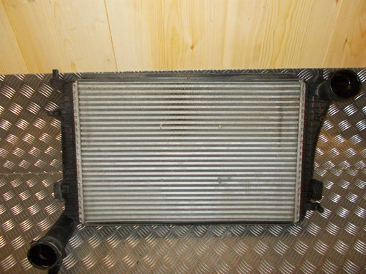 VW Golf 5 1K Køler Intercooler Med OEM Nr. 1K0145803Q Fra VW Ophugger