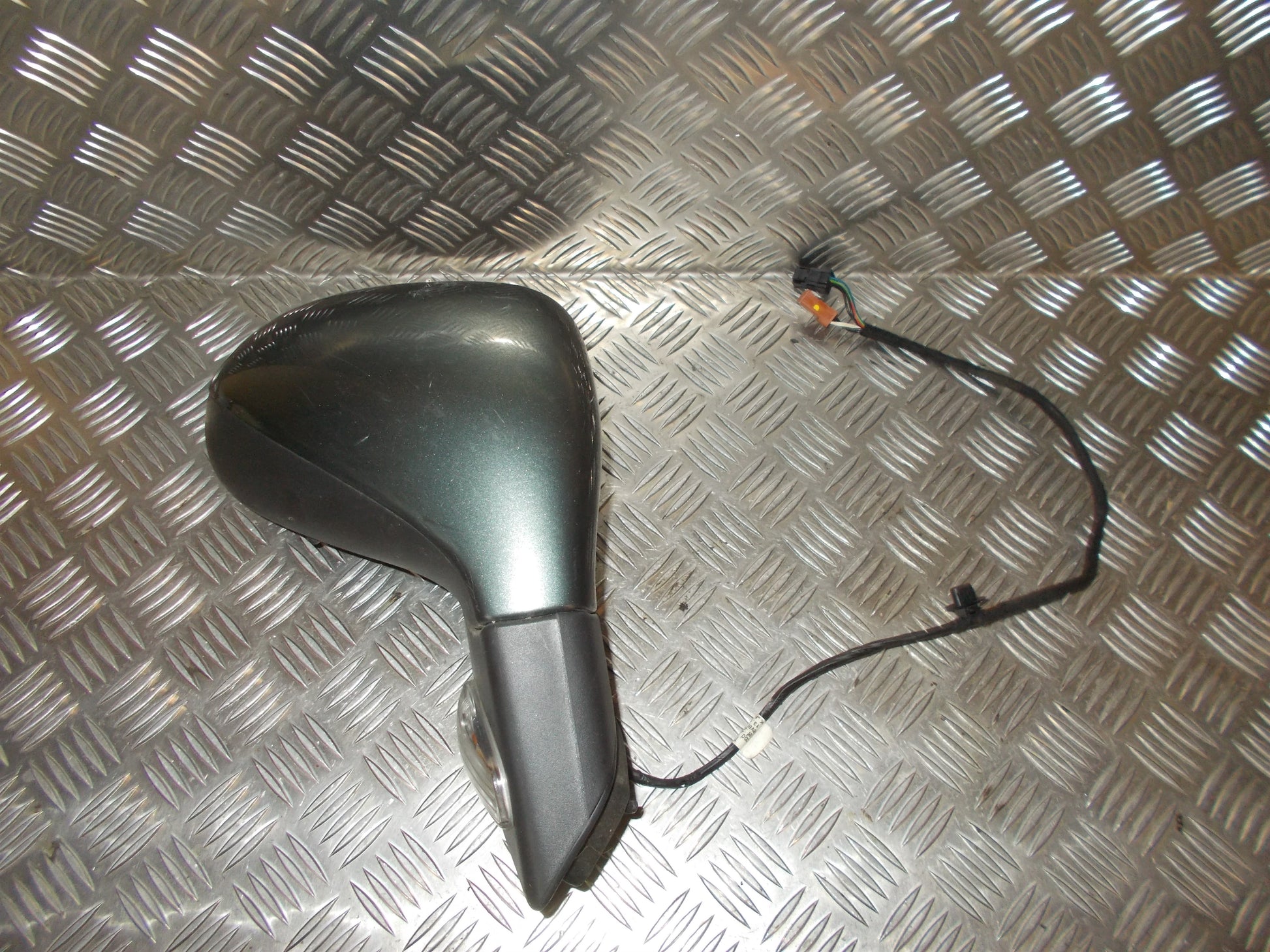 Peugeot 207 Sidespejl Med OEM Nr. 8151JF Fra Peugeot Ophugger