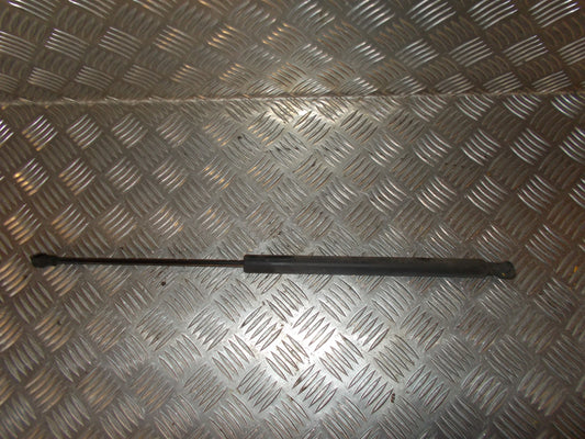 Peugeot 207 Bagklapsdæmper Med OEM Nr. 9650780480 Fra Peugeot Ophugger