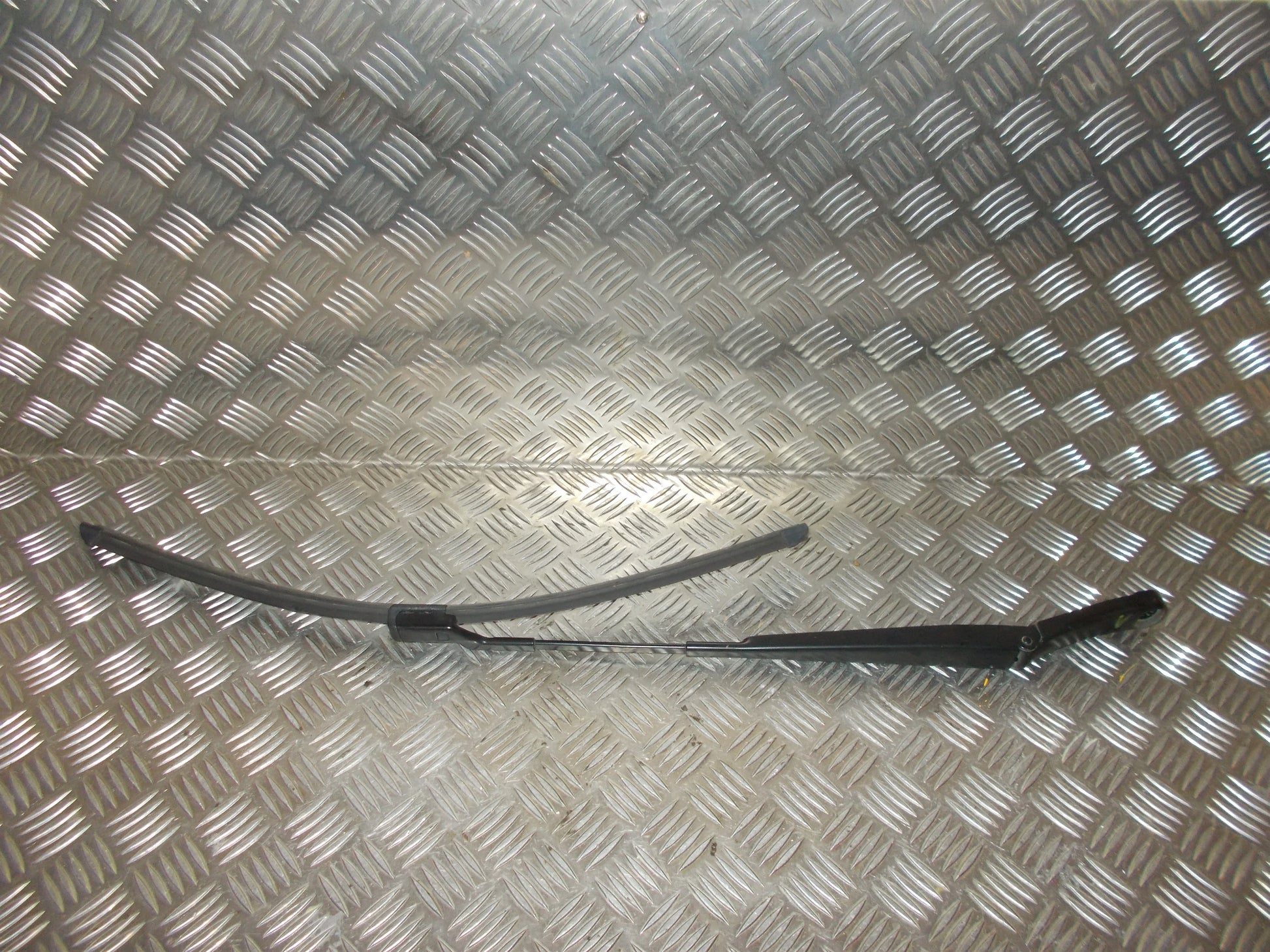 Skoda Citigo Viskerarm Med OEM Nr. 1S1955409B Fra Skoda Ophugger