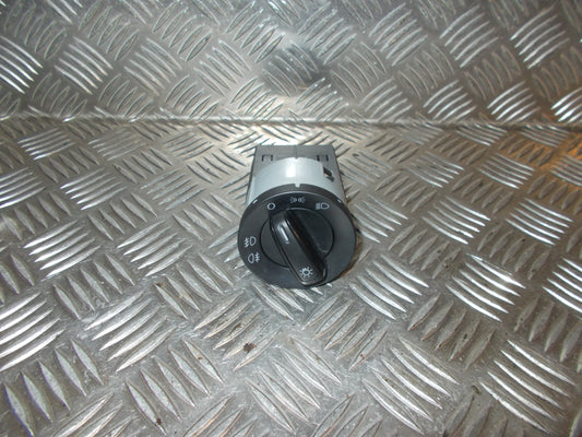 Skoda Citigo Kontakt Lys Med OEM Nr. 1ST941531B Fra Skoda Ophugger