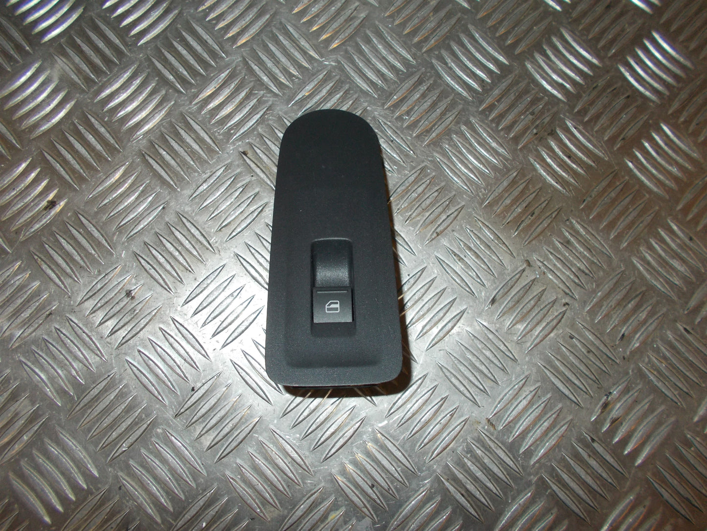 Skoda Citigo Kontakt Rudehejs Med OEM Nr. 1S0959855 Fra Skoda Ophugger