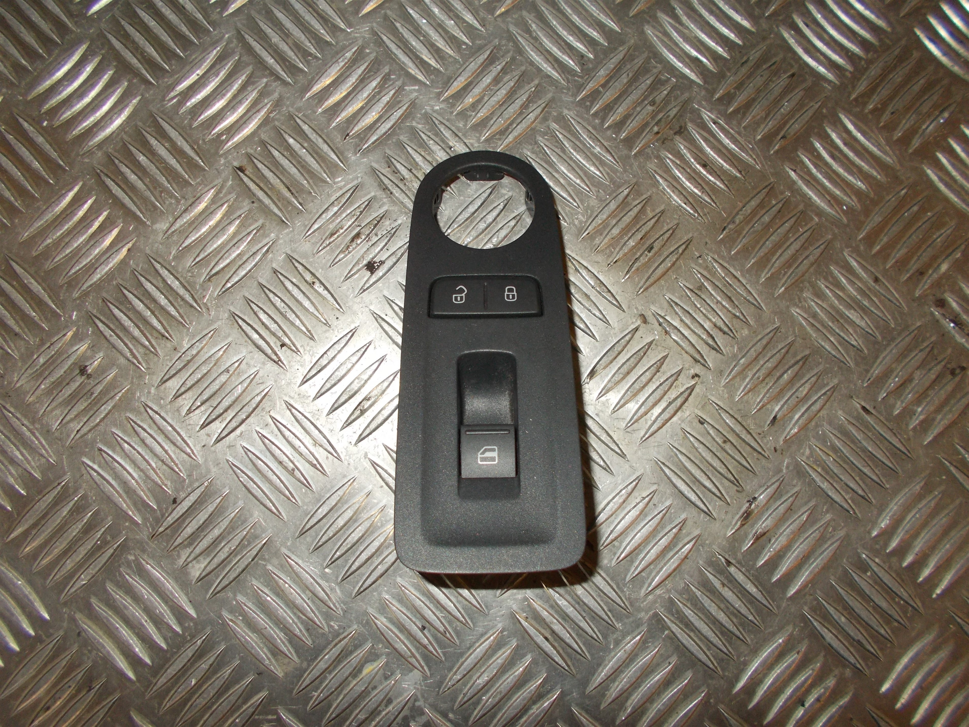 Skoda Citigo Kontakt Rudehejs Med OEM Nr. 1S0959855 Fra Skoda Ophugger