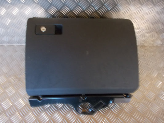 VW Passat 3C Handskerum Med OEM Nr. 3C1857101 Fra VW Ophugger