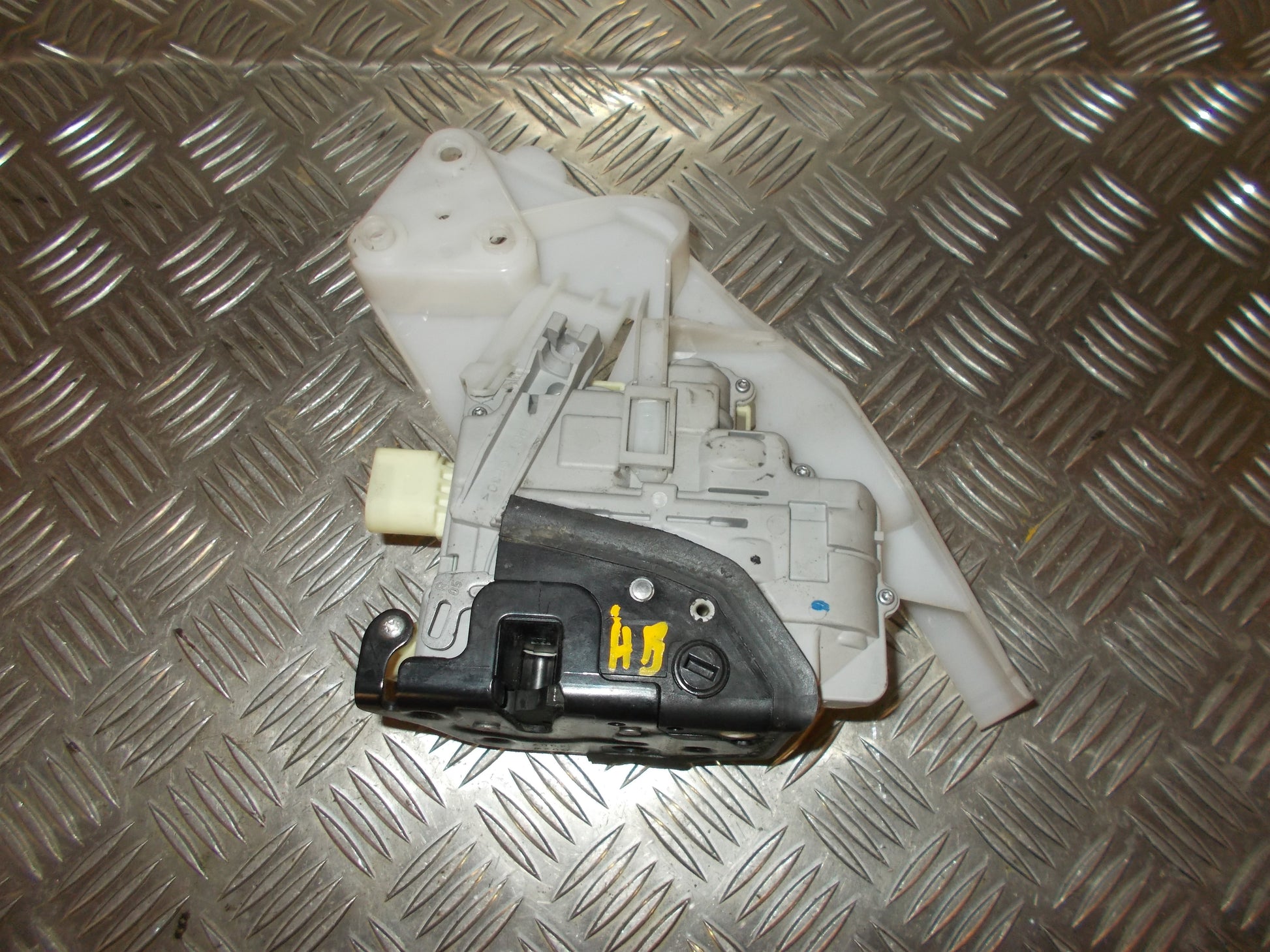 VW Passat 3C Dørlås Med OEM Nr. 3C4839016A Fra VW Ophugger