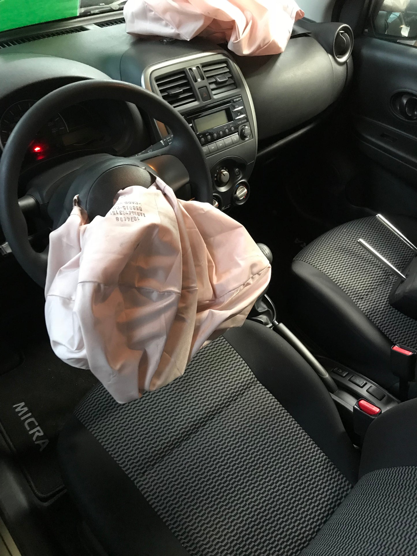 Nissan Micra K13 Pluk-Selv-Bil Med OEM Nr. Ophugger Fra Nissan Ophugger