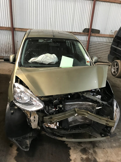 Nissan Micra K13 Pluk-Selv-Bil Med OEM Nr. Ophugger Fra Nissan Ophugger