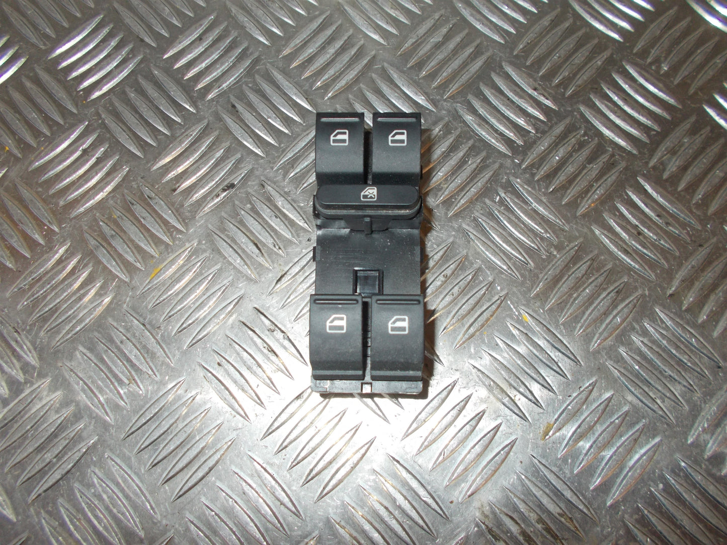 VW Golf 5 1K Kontakt Rudehejs Med OEM Nr. 1K4959857B Fra VW Ophugger