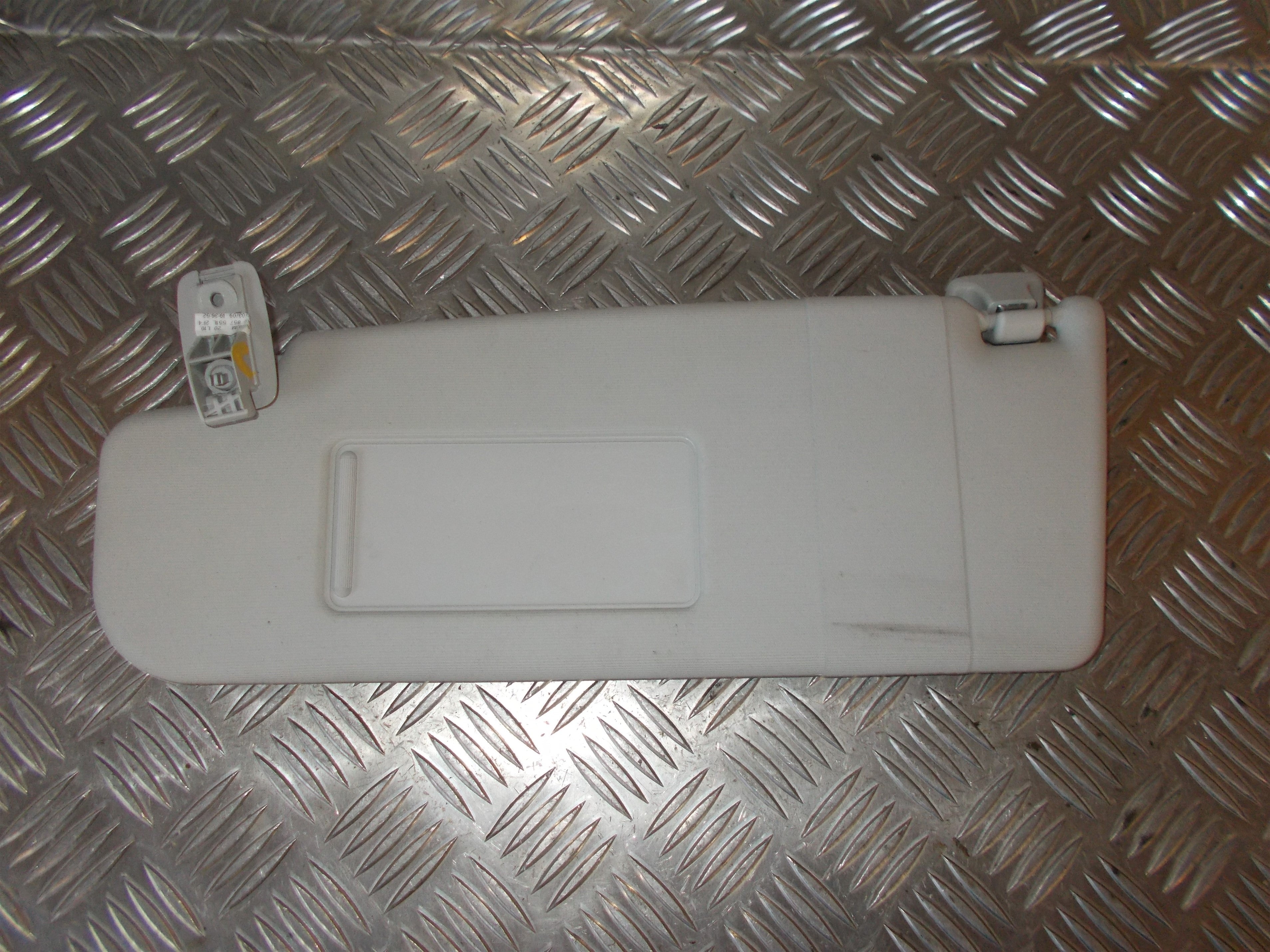 VW Golf 5 1K Solskærm Med OEM Nr. 1K0857551L Fra VW Ophugger