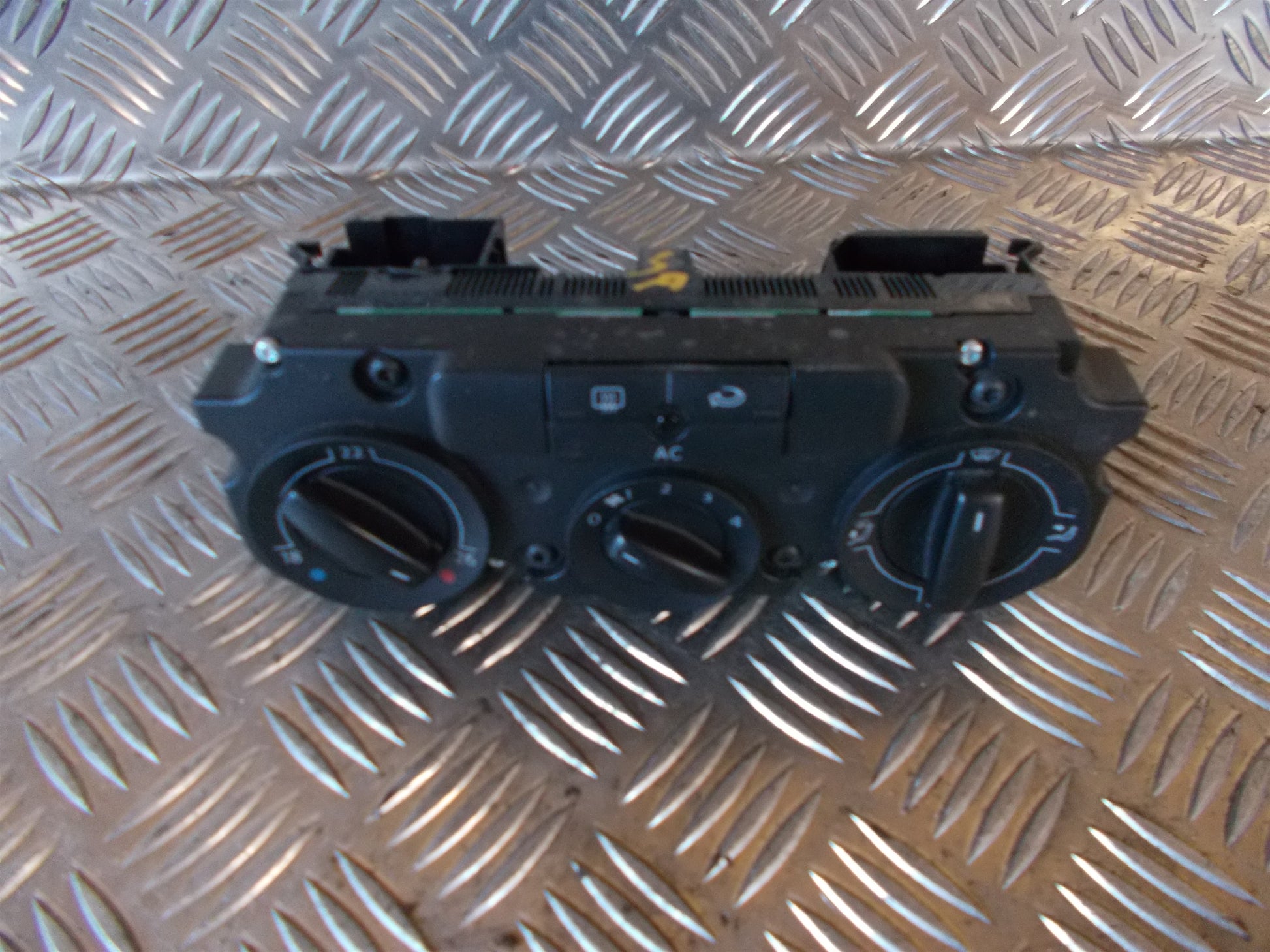 VW Golf 5 1K Varmeregulering Med OEM Nr. 1K1820045B Fra VW Ophugger