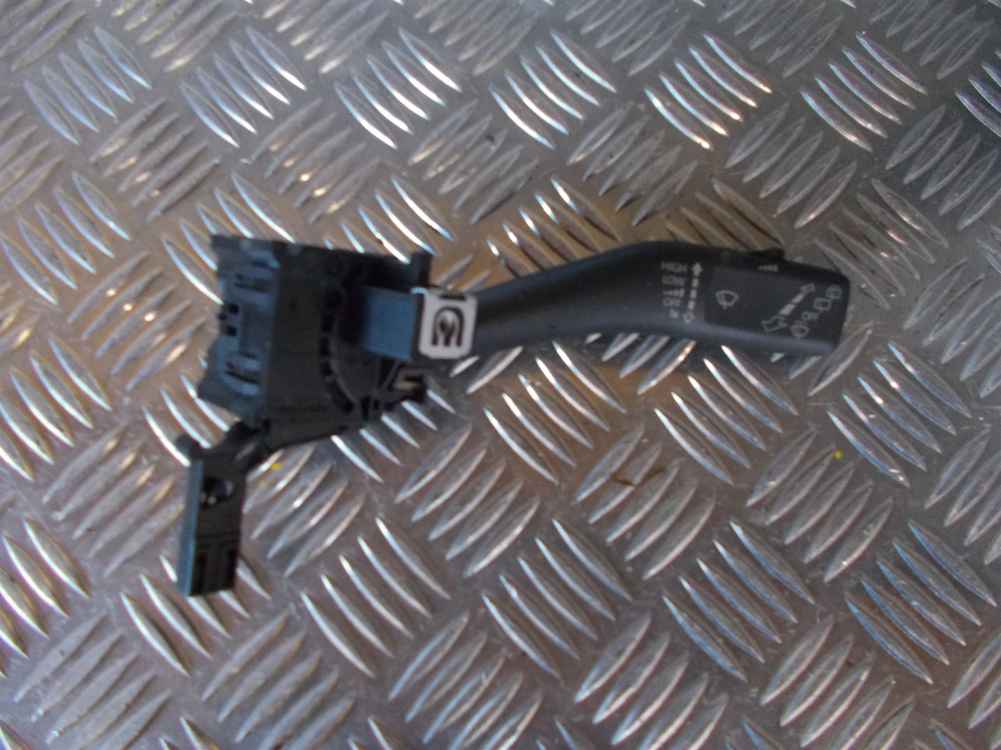 VW Golf 5 1K Kontakt Visker Med OEM Nr. 1K0953519H Fra VW Ophugger