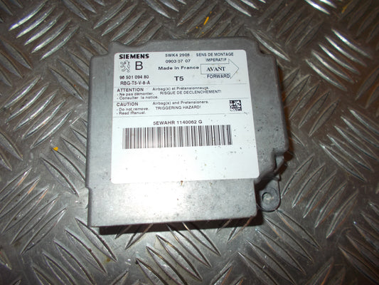 Peugeot 307 Airbag Elboks Med OEM Nr. 6545HE Fra Peugeot Ophugger