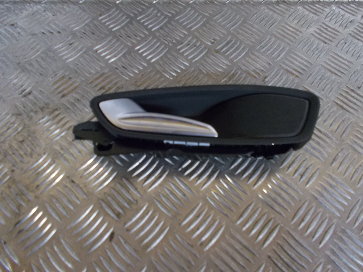 Audi A1 Håndtag Indvendig Med OEM Nr. Ophugger Fra Audi Ophugger