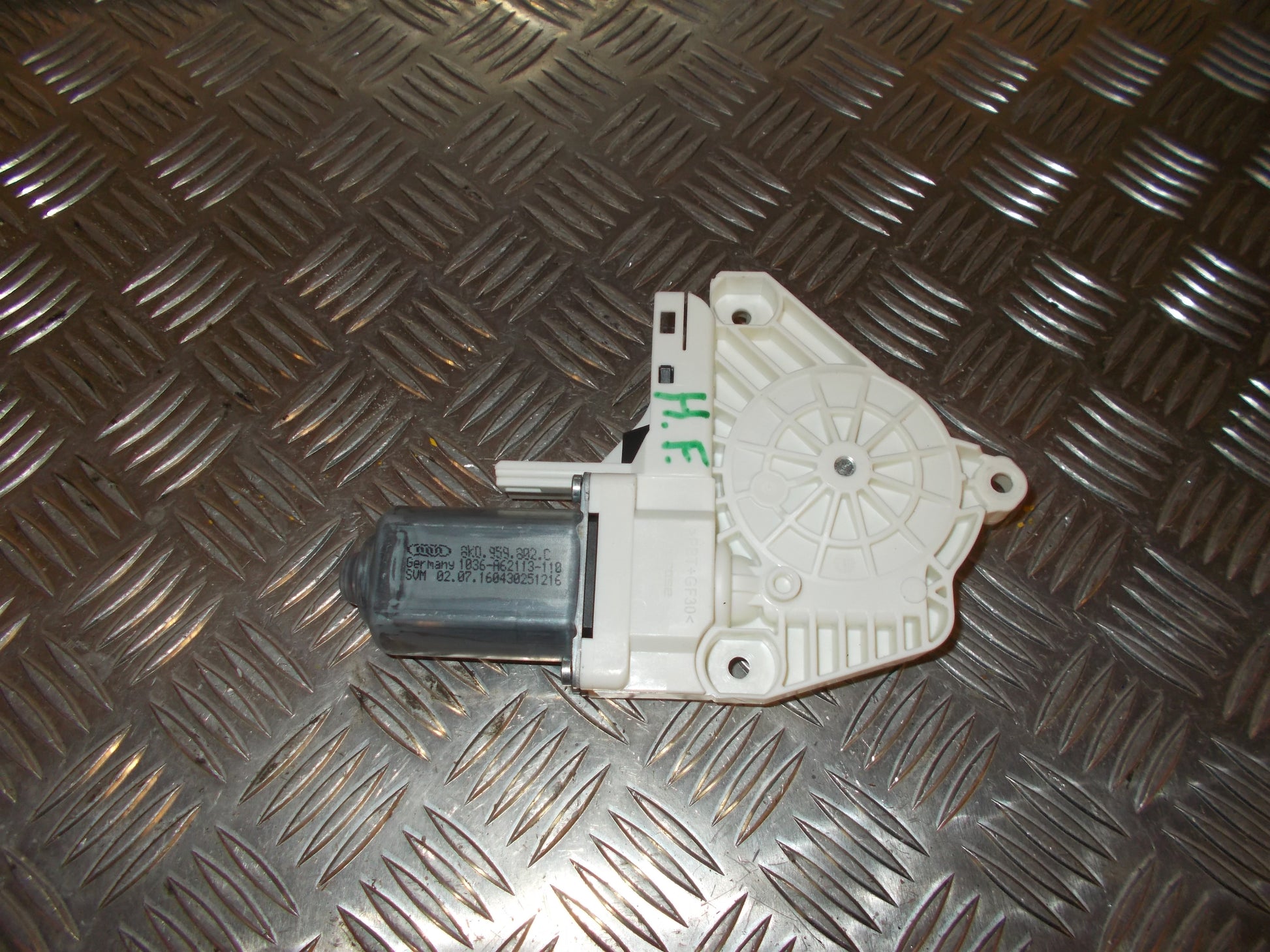 Audi A1 Rudemotor - Rudehejs Med OEM Nr. 8K0959802C Fra Audi Ophugger