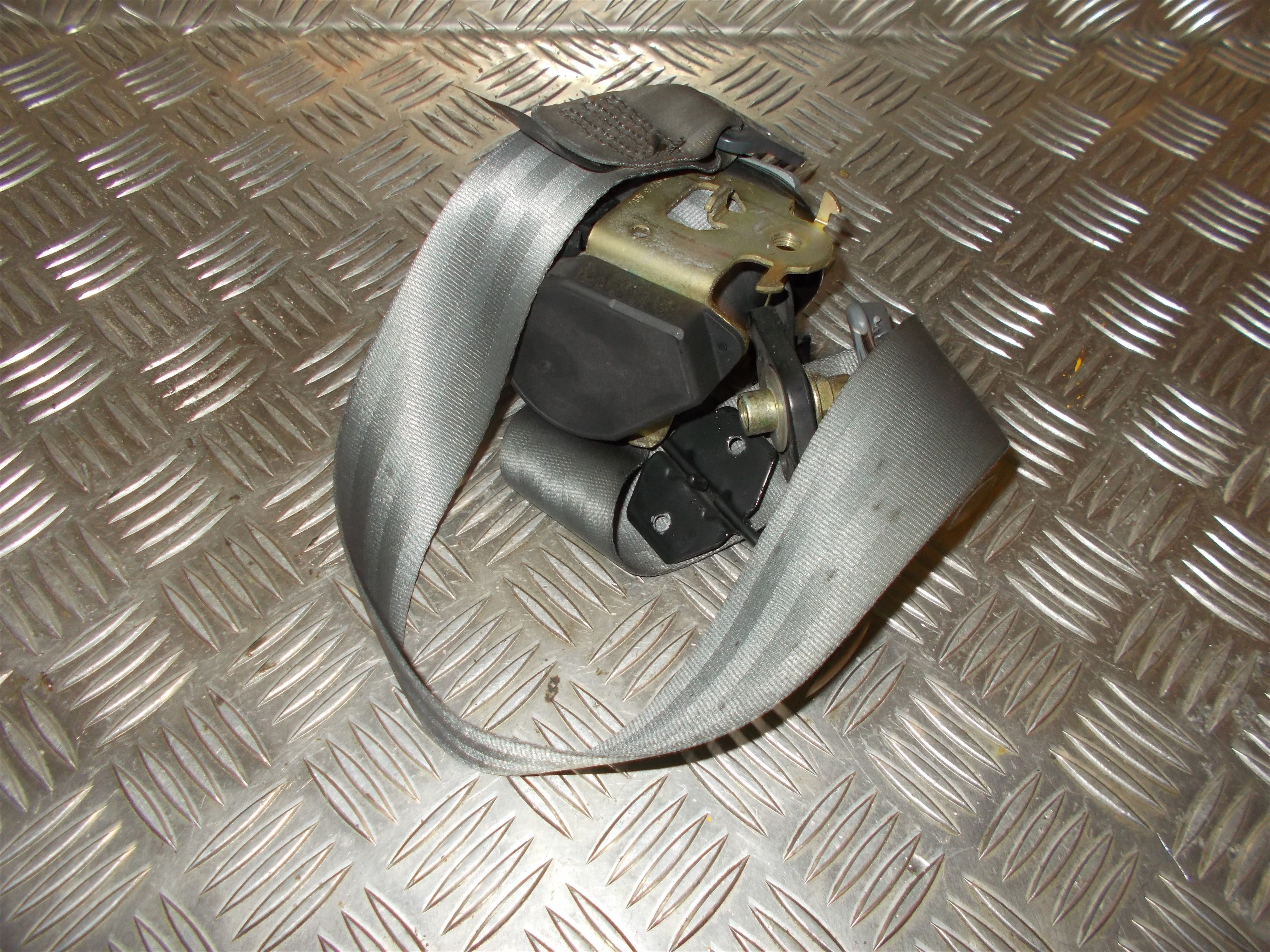 Citroen C5 Sikkerhedsseler For Med OEM Nr. 8974TK Fra Citroen Ophugger
