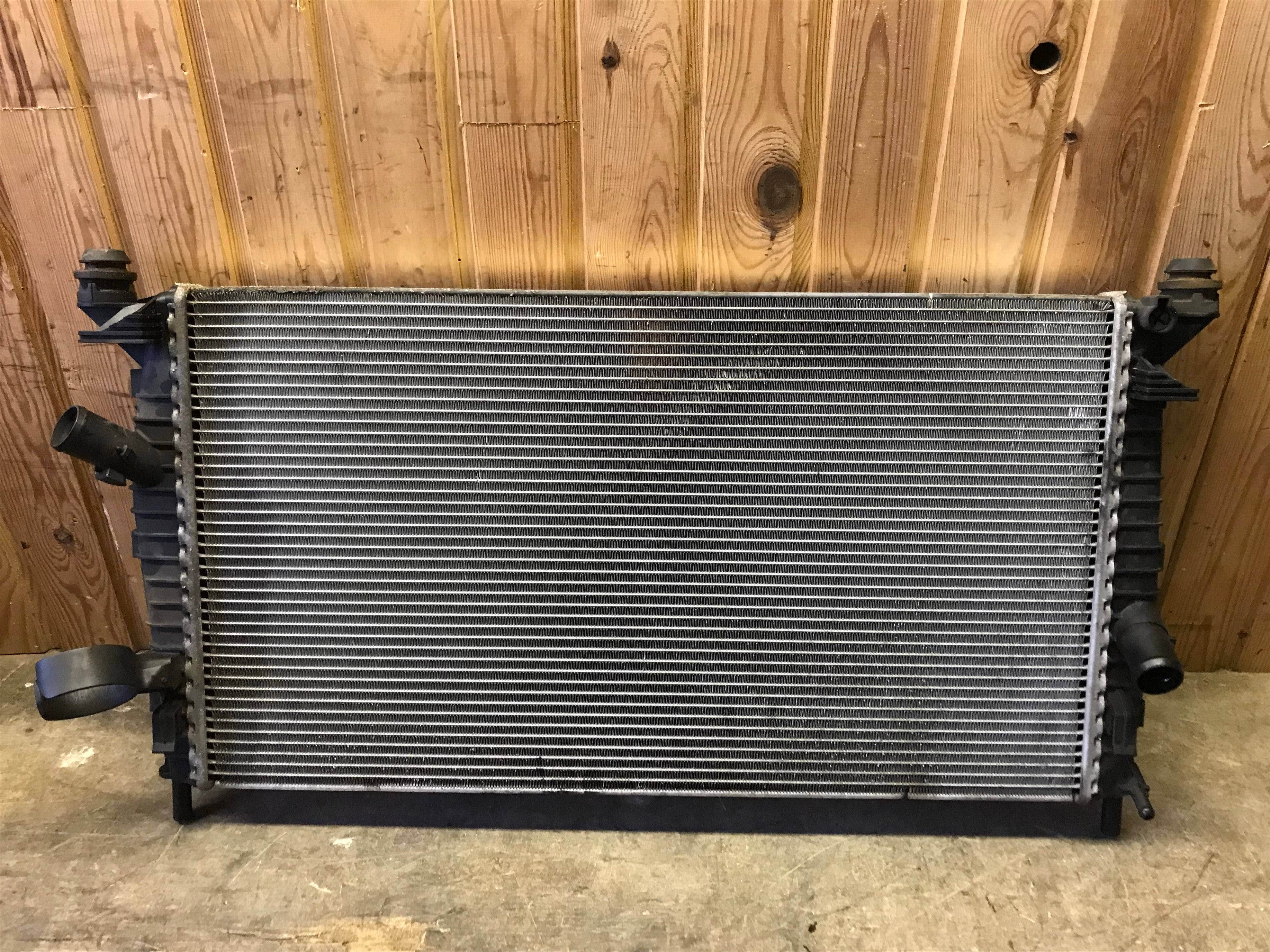 Ford Focus Køler Med OEM Nr. Y60115200E Fra Ford Ophugger