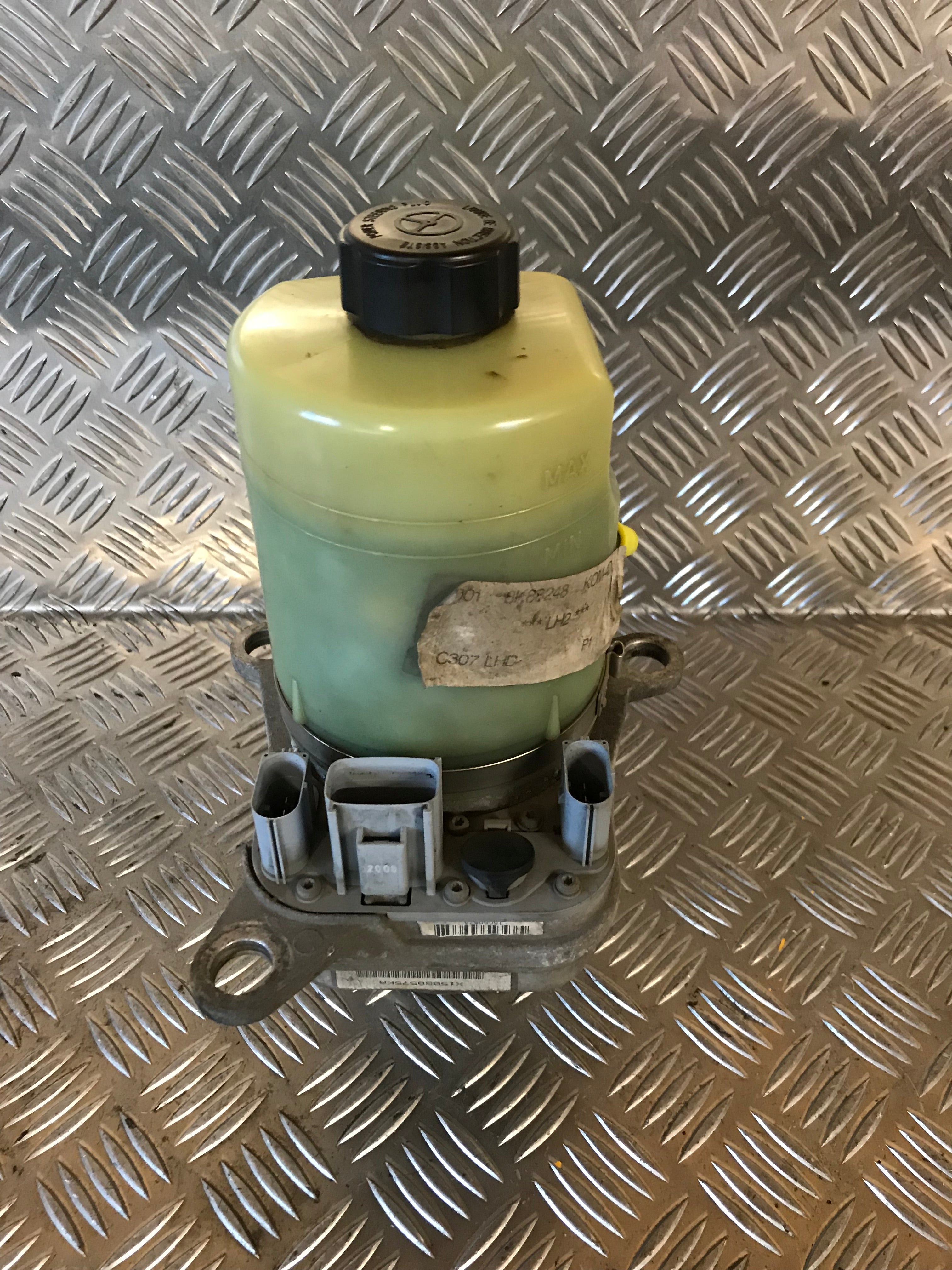 Ford Focus Servopumpe Med OEM Nr. RM4M5J3K514AA Fra Ford Ophugger