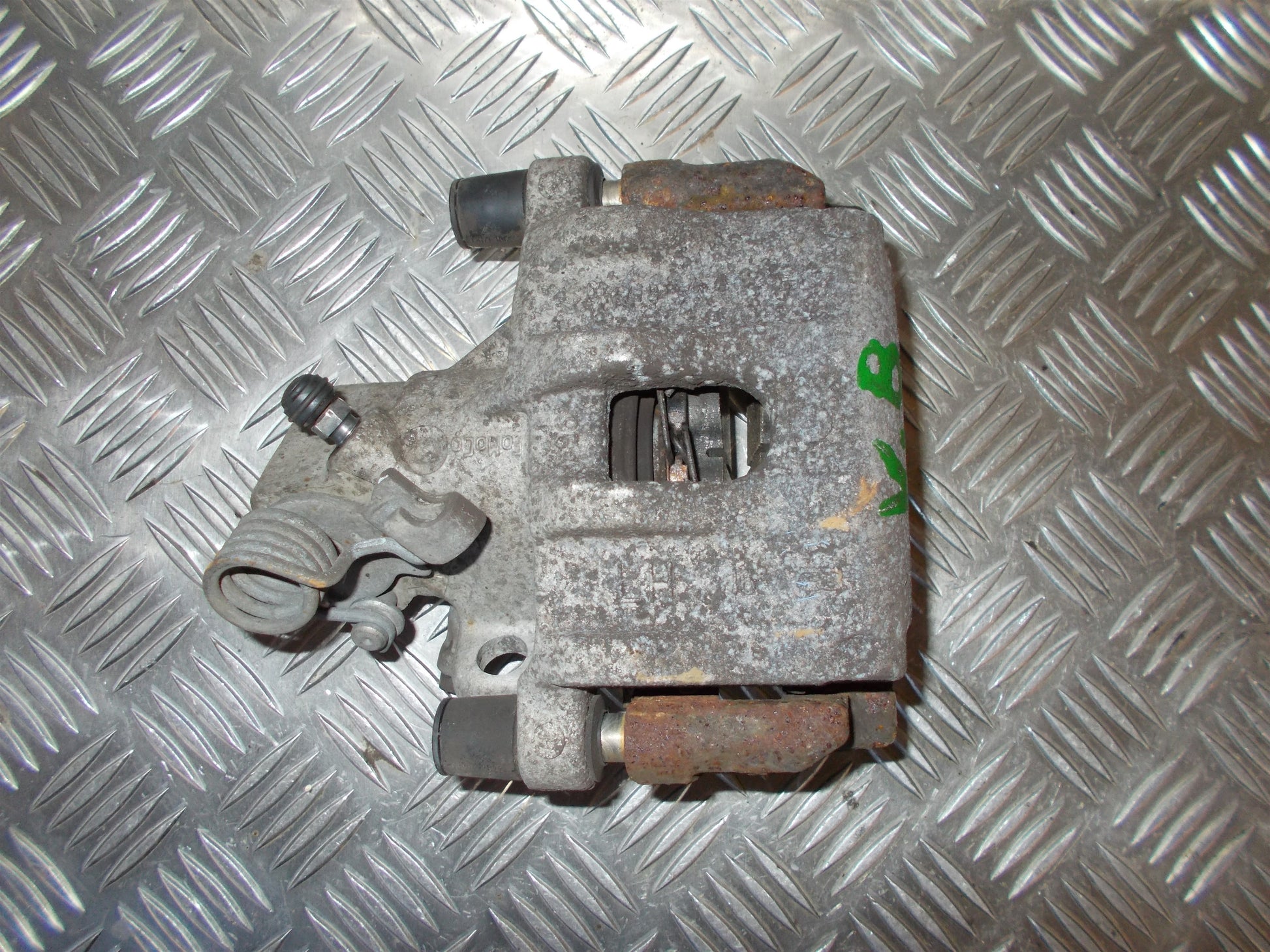 Ford Focus Bremsekaliber VB Med OEM Nr. 2080516 Fra Ford Ophugger