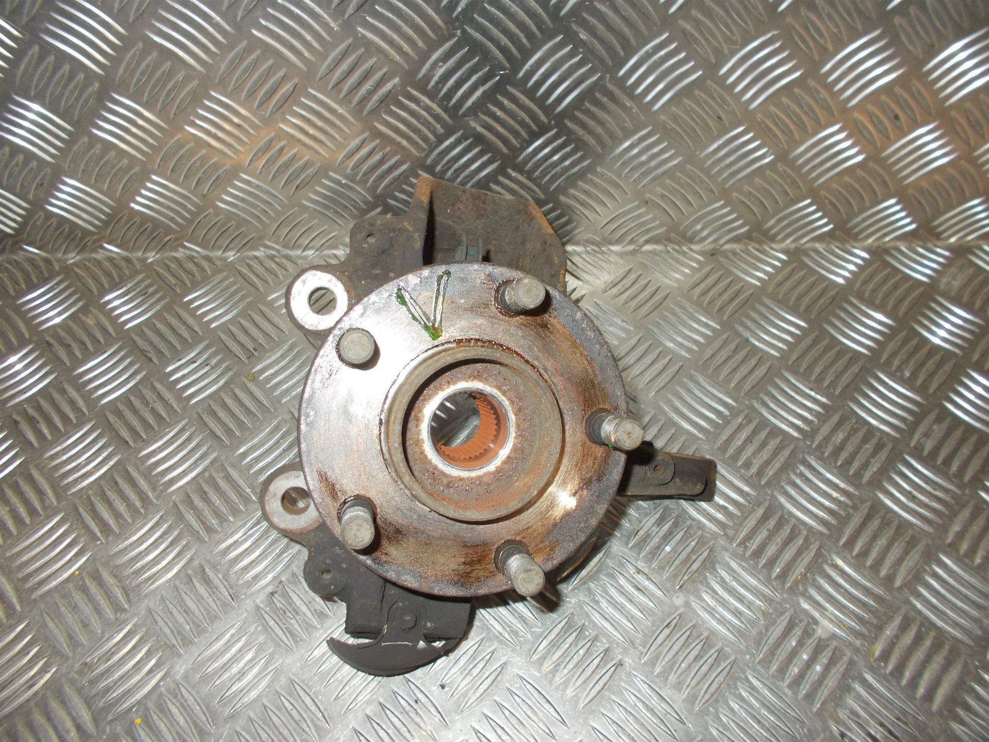 Ford Focus Spindel For V Med OEM Nr. Ophugger Fra Ford Ophugger