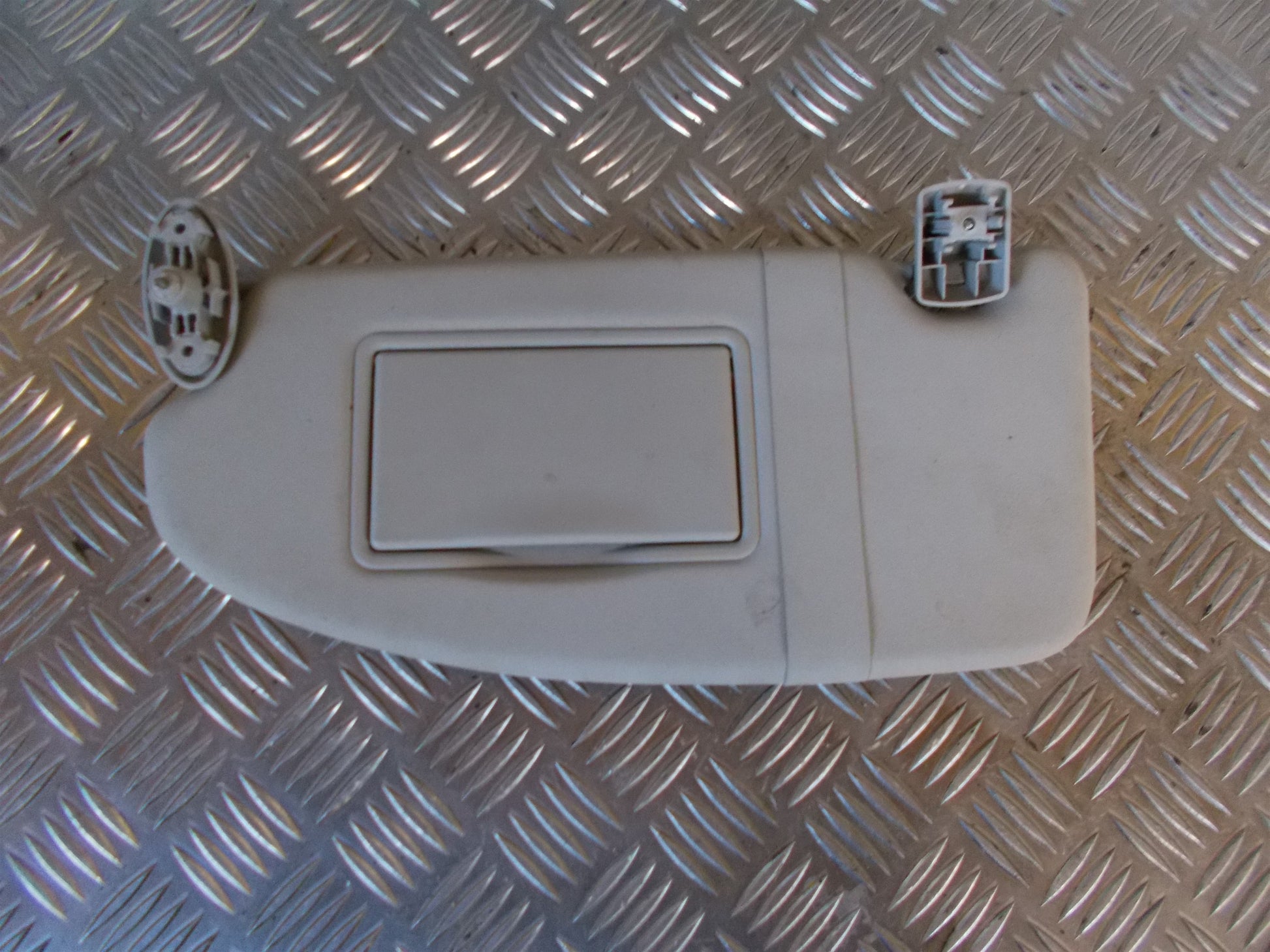 Ford Focus Solskærm Med OEM Nr. Ophugger Fra Ford Ophugger