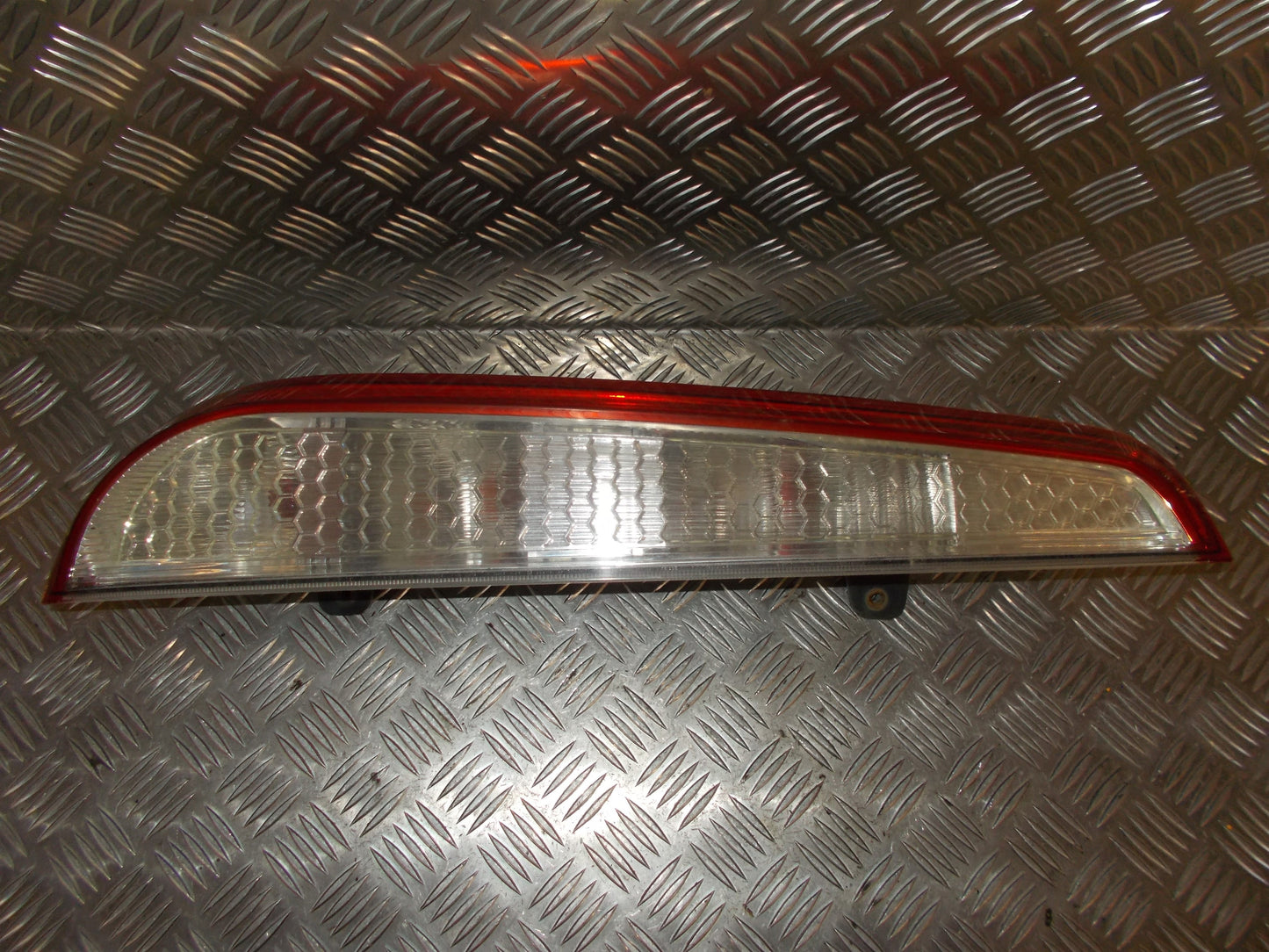 Ford Focus Baglygte Med OEM Nr. 8M5113405C Fra Ford Ophugger