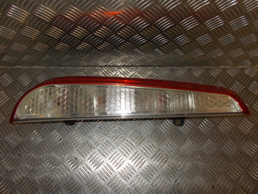 Ford Focus Baglygte Med OEM Nr. 8M5113405C Fra Ford Ophugger