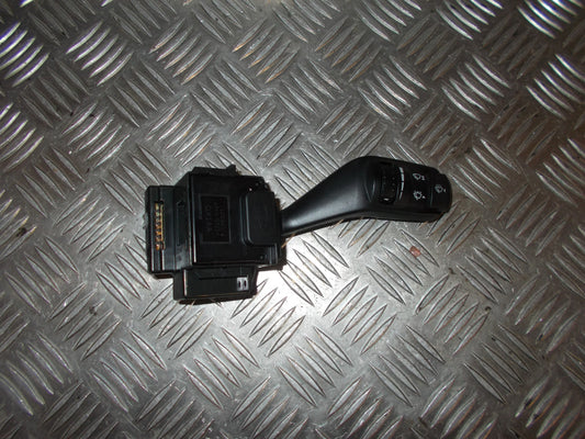 Ford Focus Kontakt Visker Med OEM Nr. 17D9404 Fra Ford Ophugger