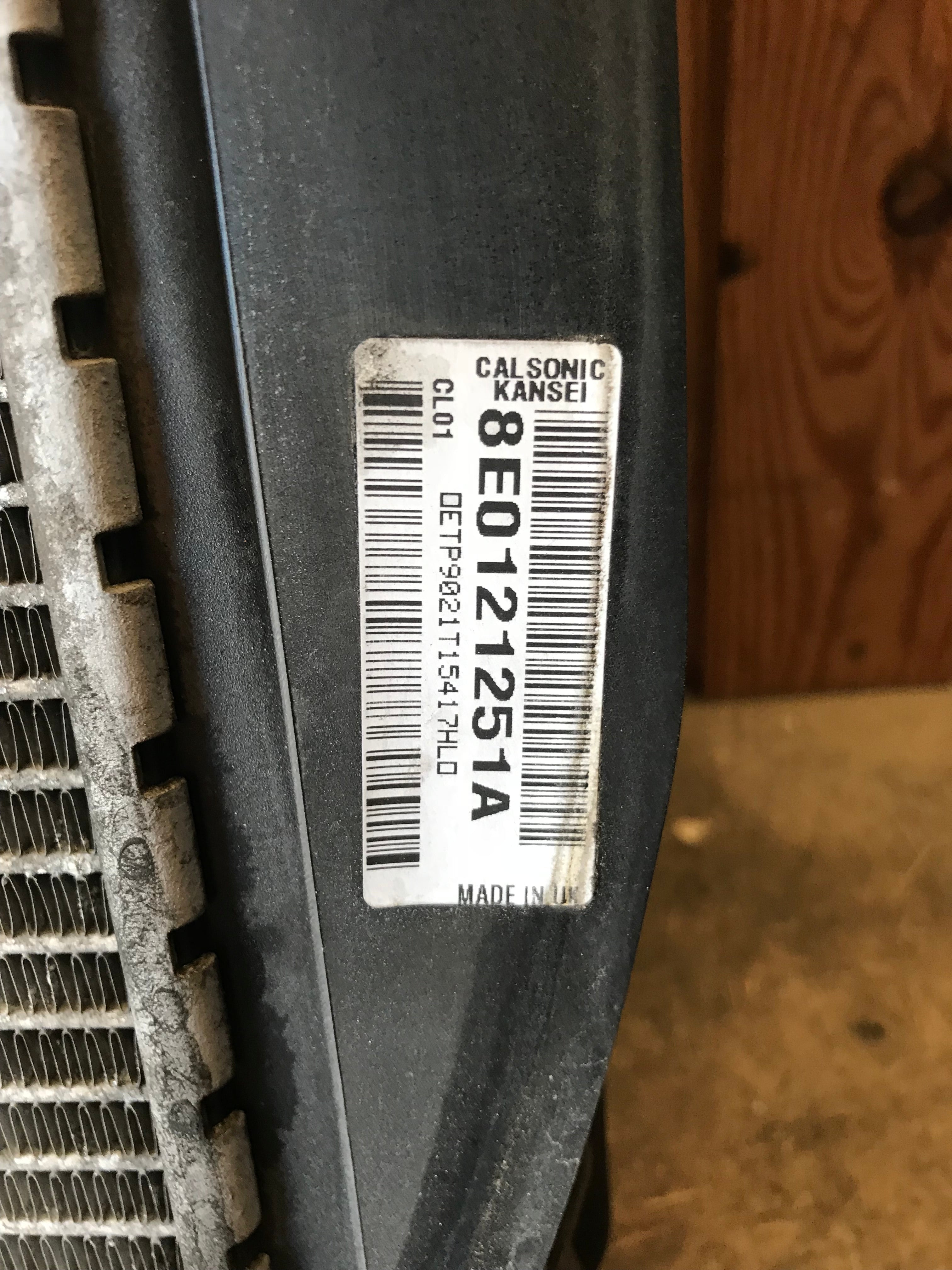 Audi A4 Køler Med OEM Nr. 8E0121251A Fra Audi Ophugger